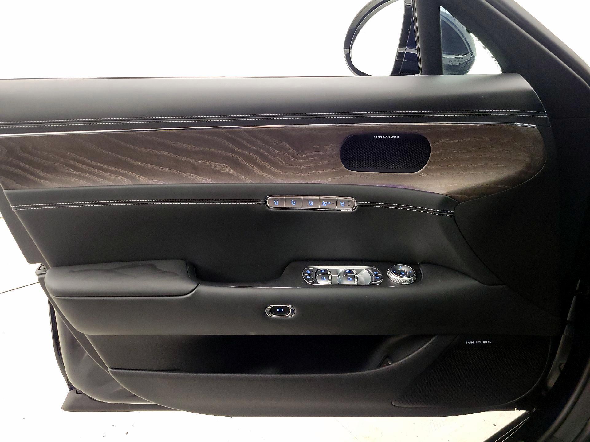 Thumbnail: 2023 Genesis G90 - 12