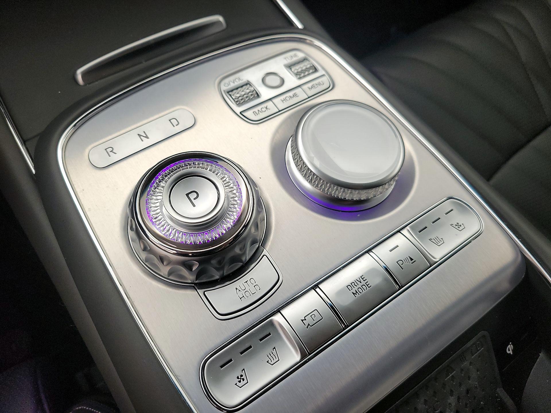 Thumbnail: 2023 Genesis G90 - 18