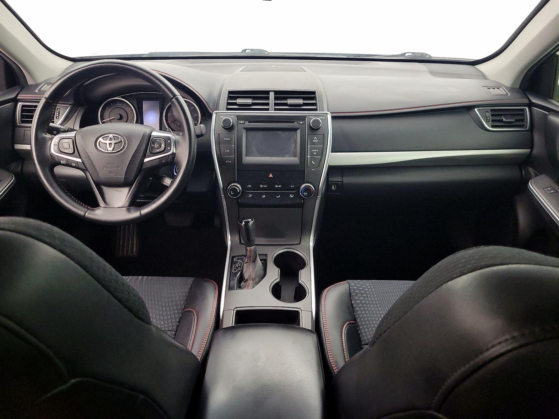 Thumbnail: 2015 Toyota Camry - 9