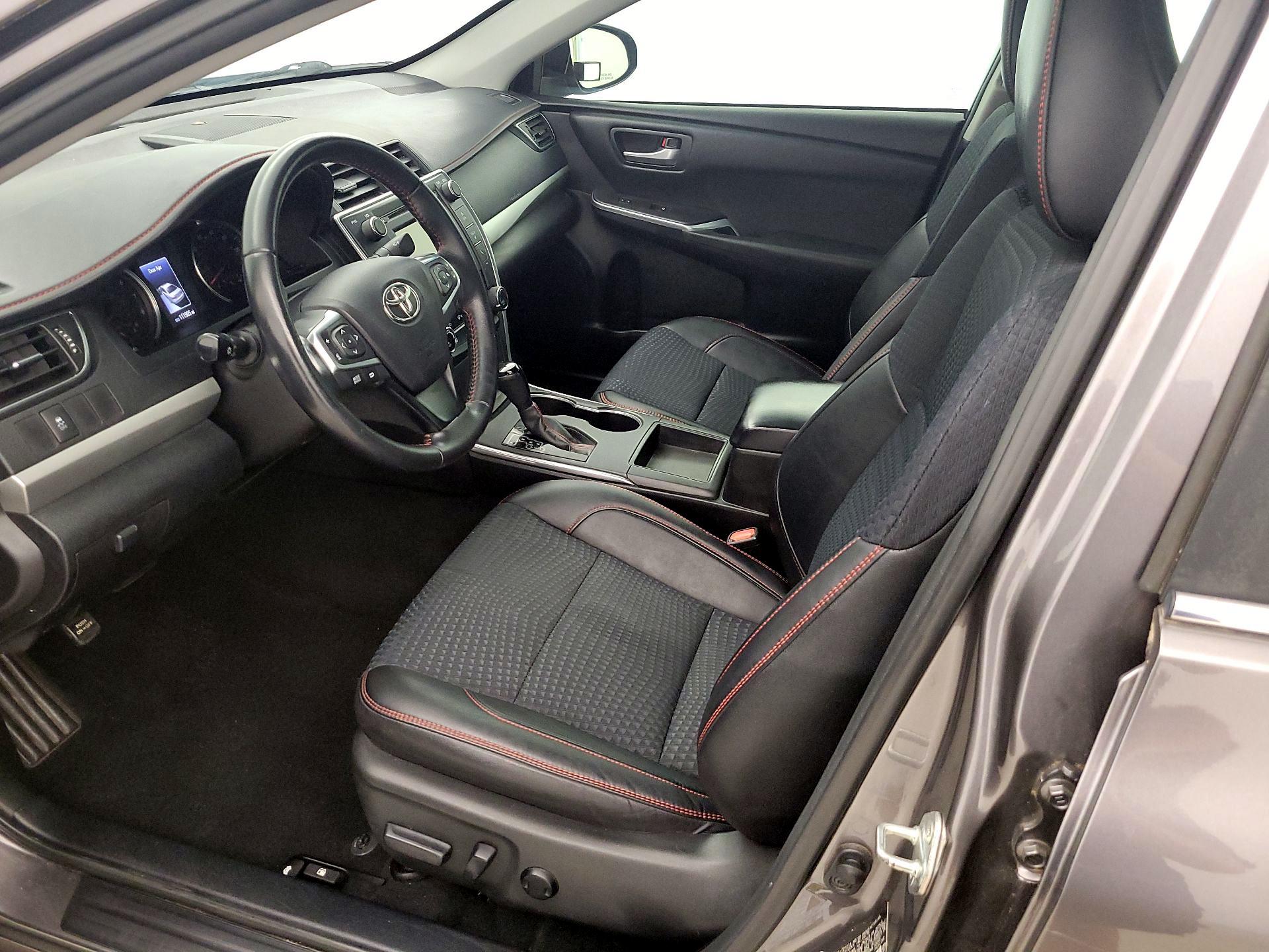 Thumbnail: 2015 Toyota Camry - 11