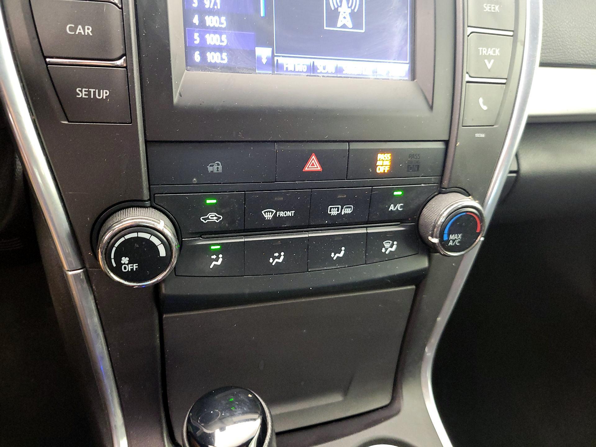 Thumbnail: 2015 Toyota Camry - 15
