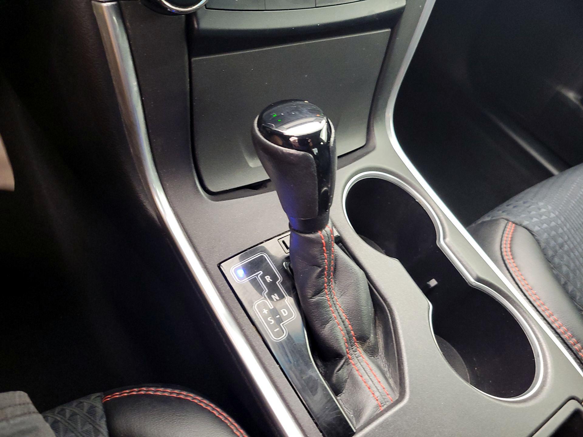 Thumbnail: 2015 Toyota Camry - 16
