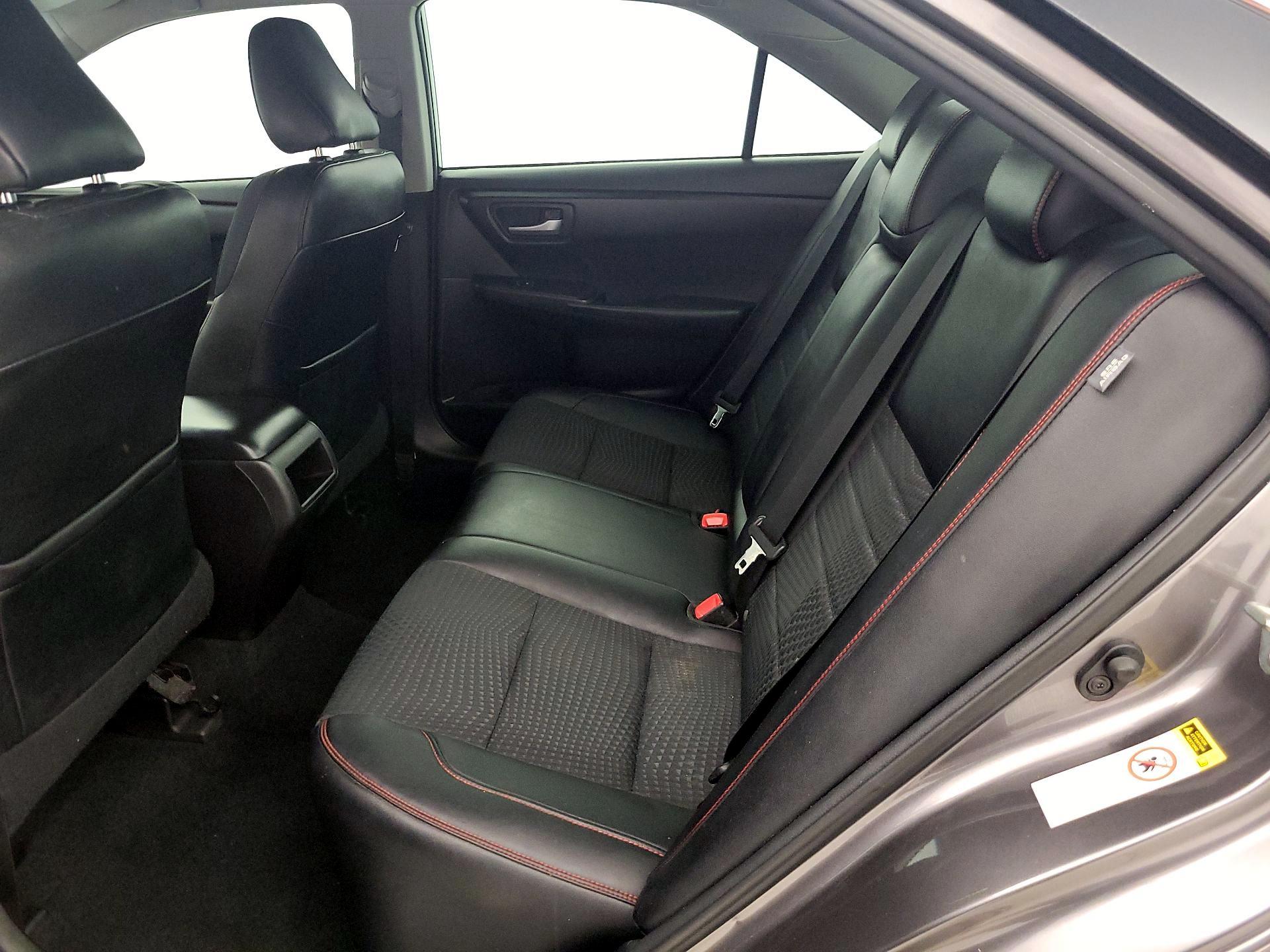 Thumbnail: 2015 Toyota Camry - 18