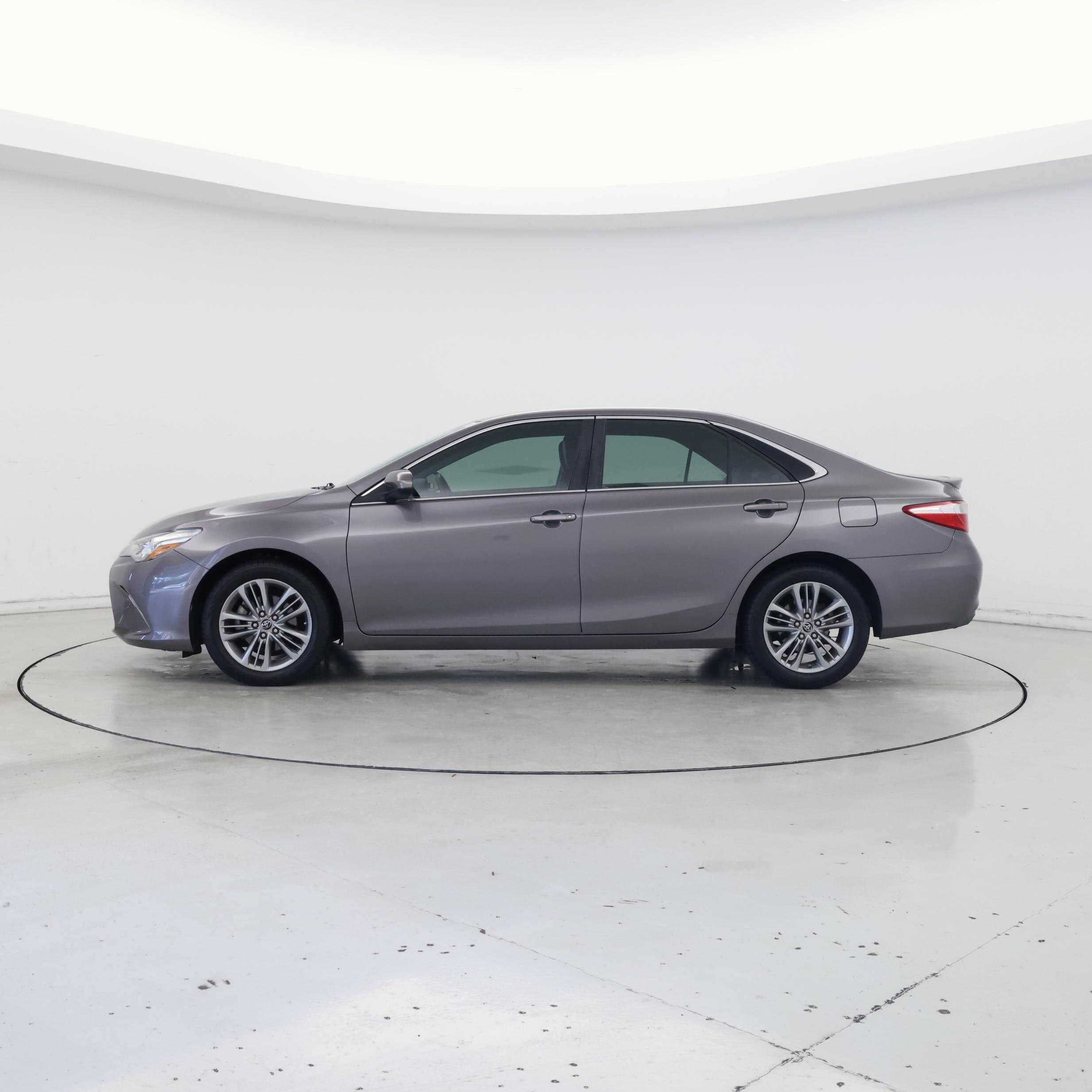 Thumbnail: 2015 Toyota Camry - 3
