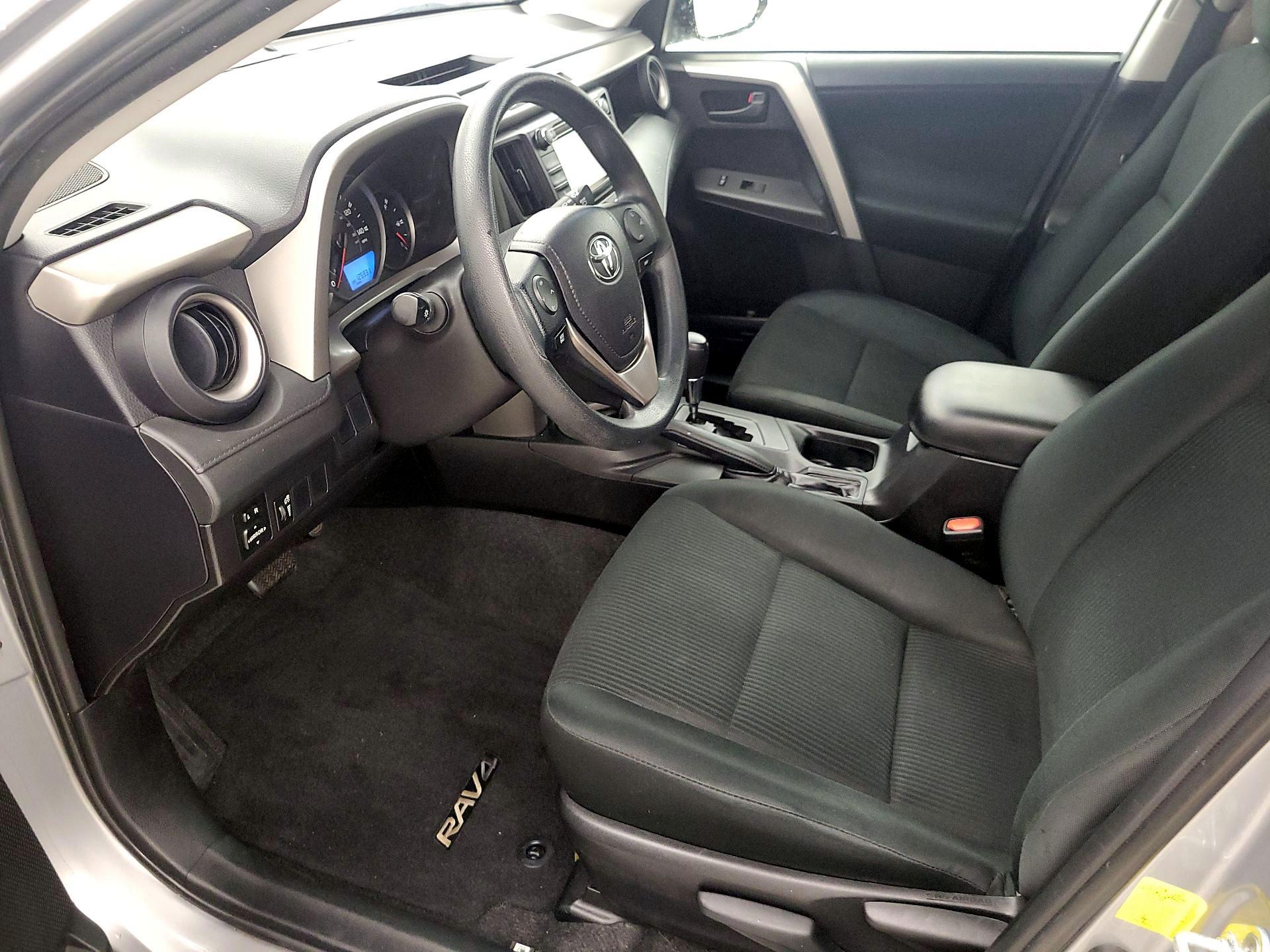 Thumbnail: 2016 Toyota RAV4 - 11