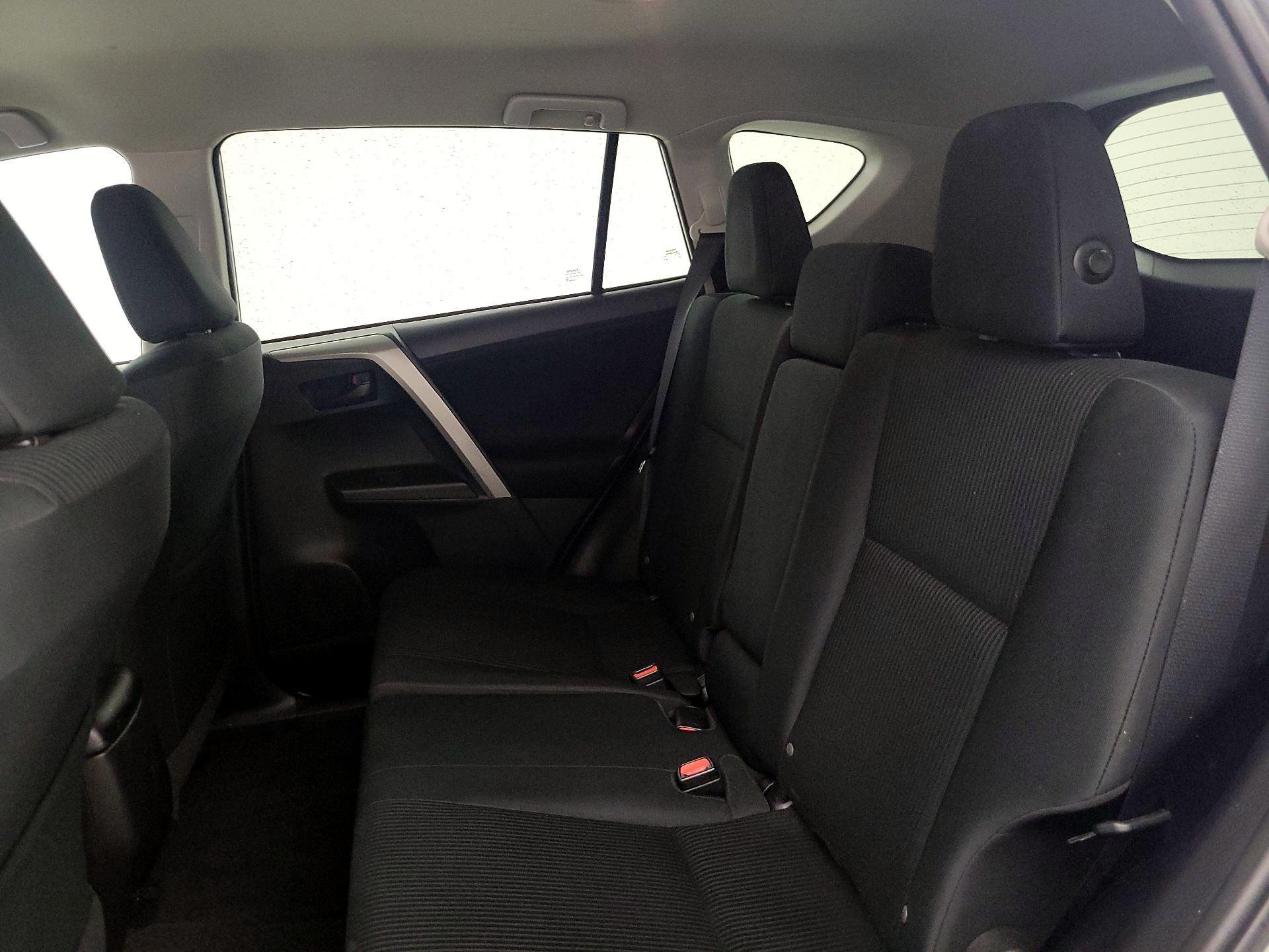 Thumbnail: 2016 Toyota RAV4 - 19