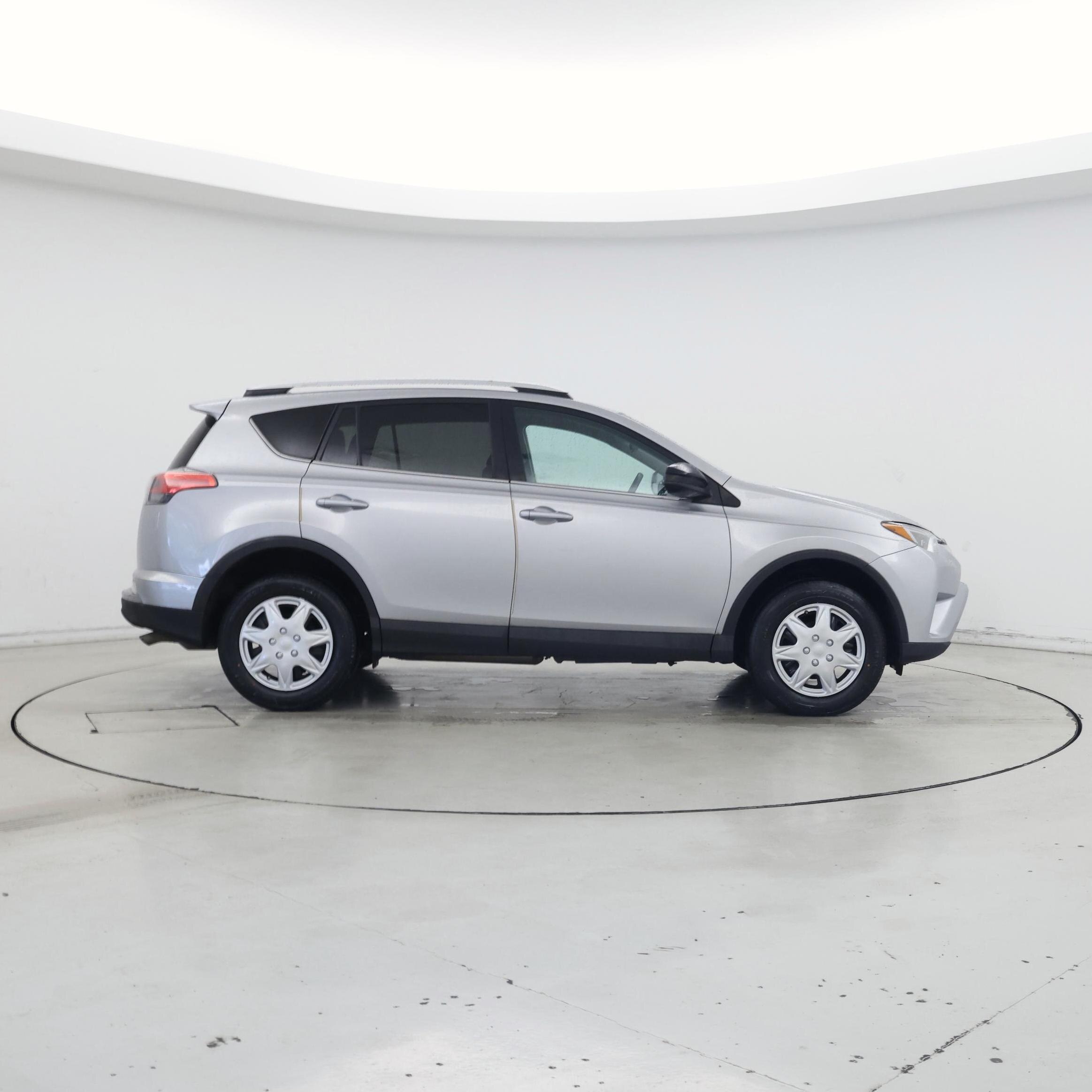 Thumbnail: 2016 Toyota RAV4 - 7