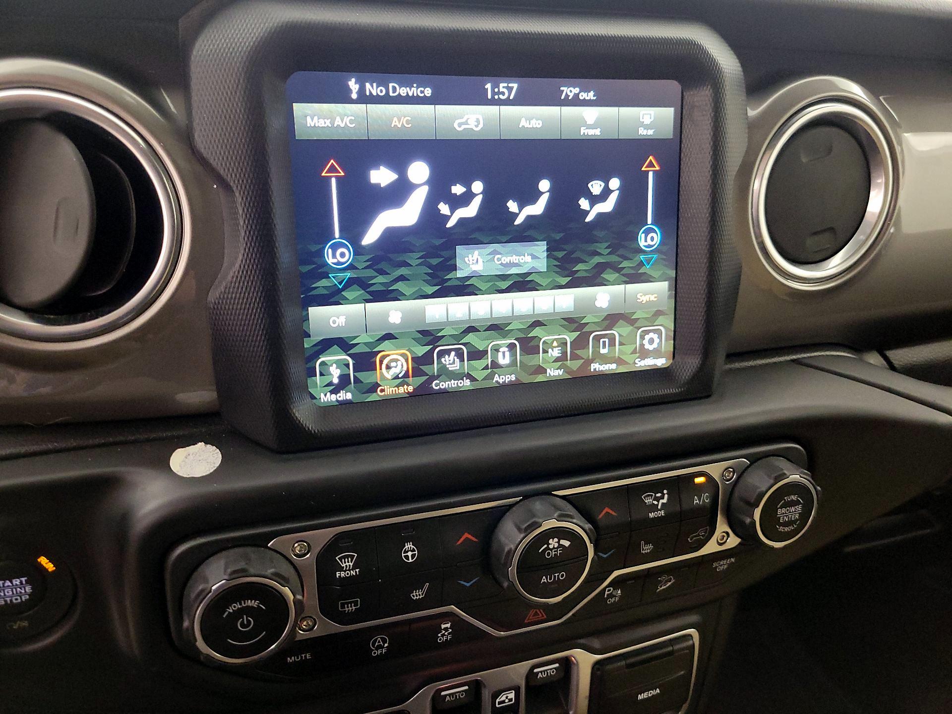 Thumbnail: 2018 Jeep Wrangler - 17