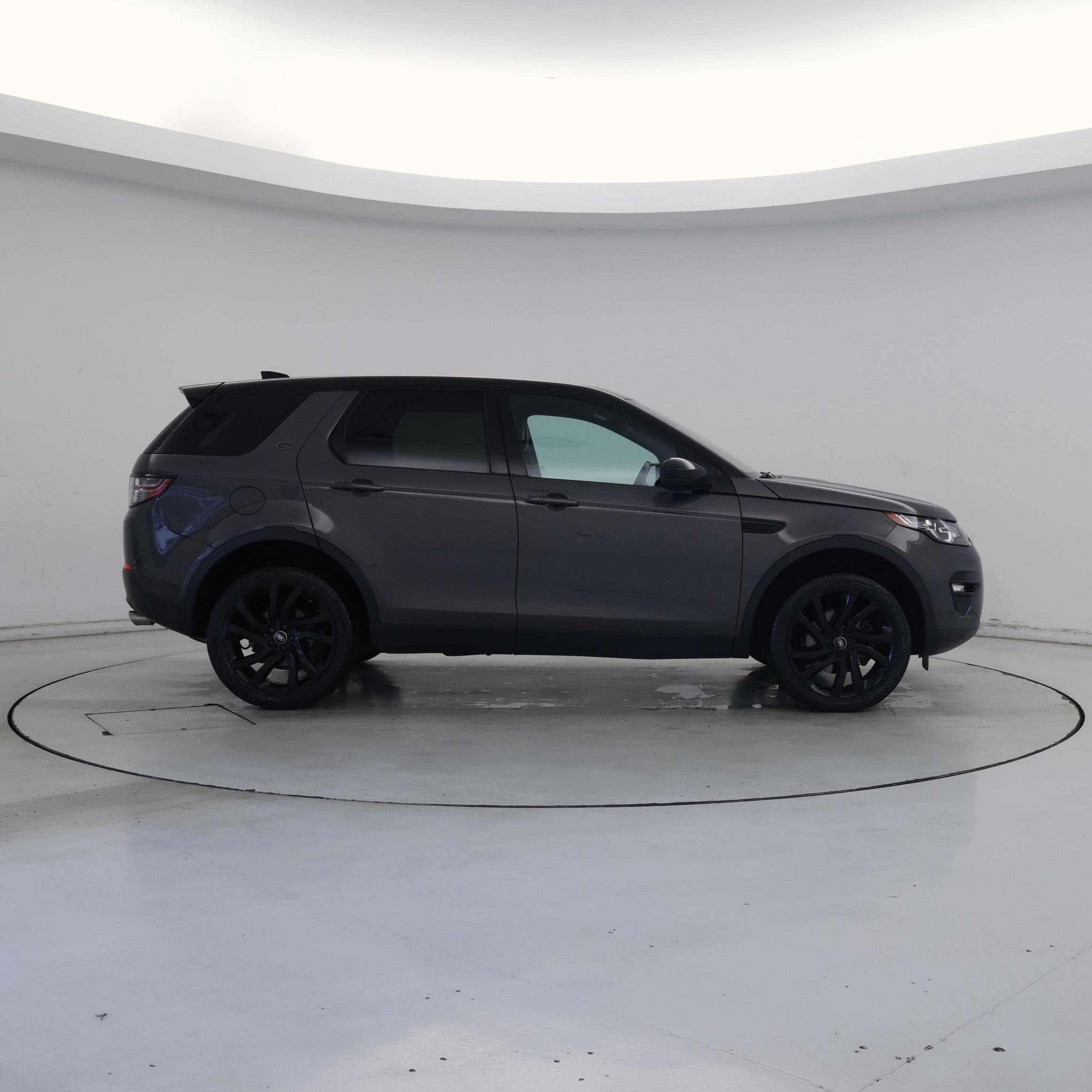 Thumbnail: 2017 Land Rover Discovery Sport - 7