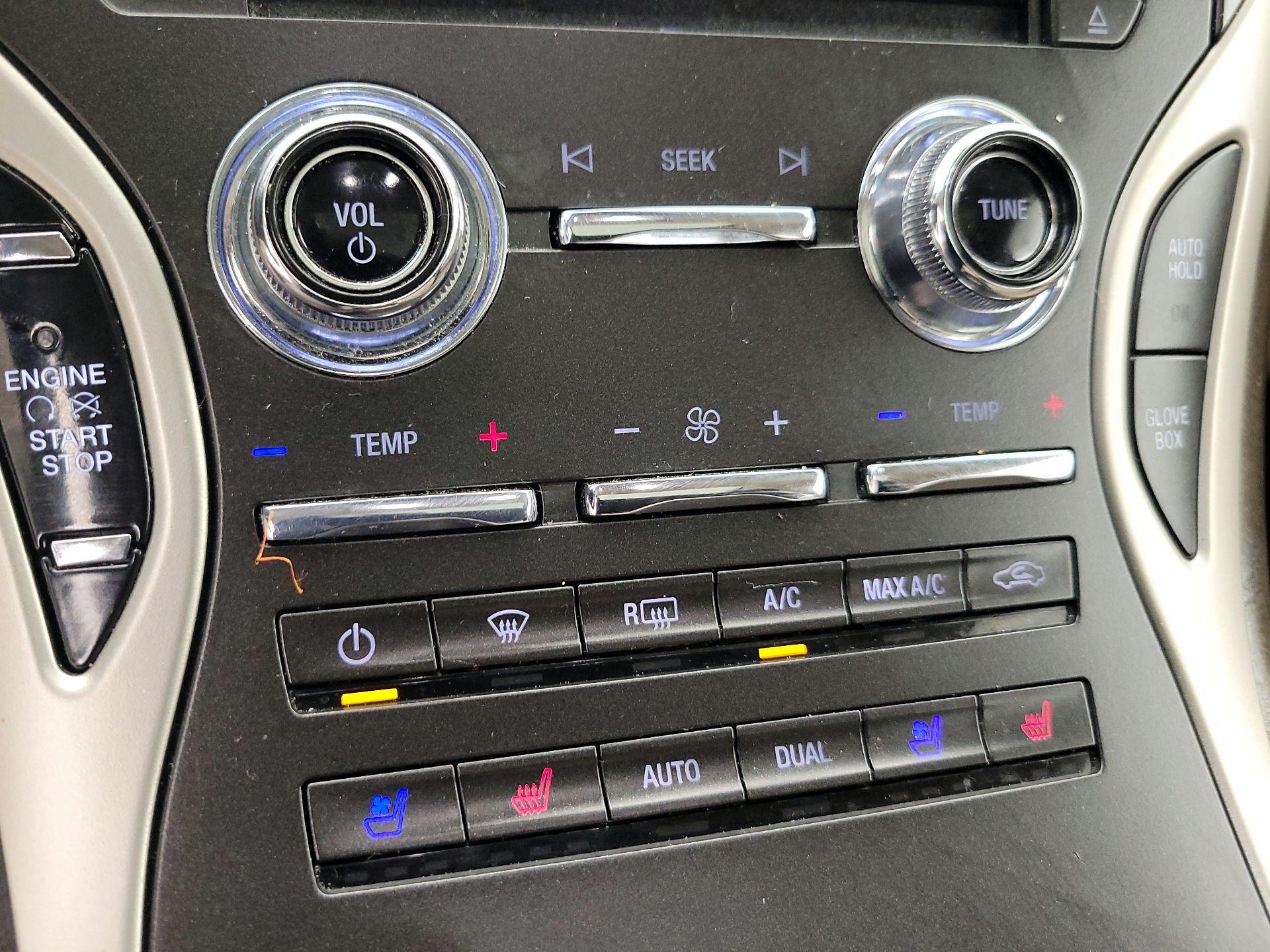 Thumbnail: 2020 Lincoln Nautilus - 17