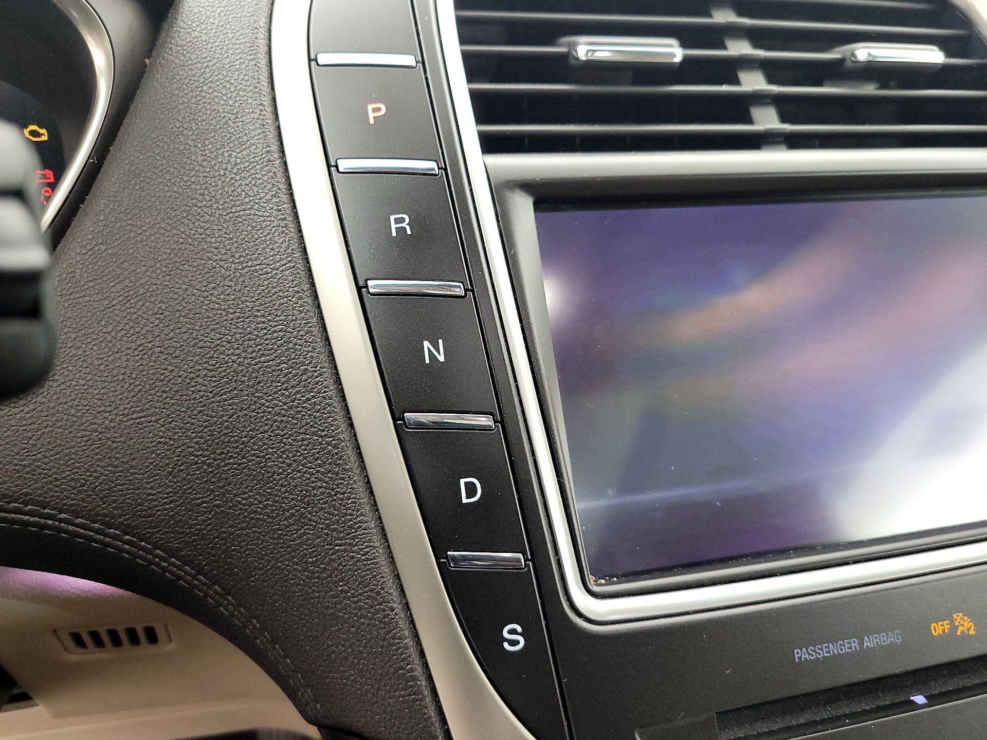 Thumbnail: 2020 Lincoln Nautilus - 18