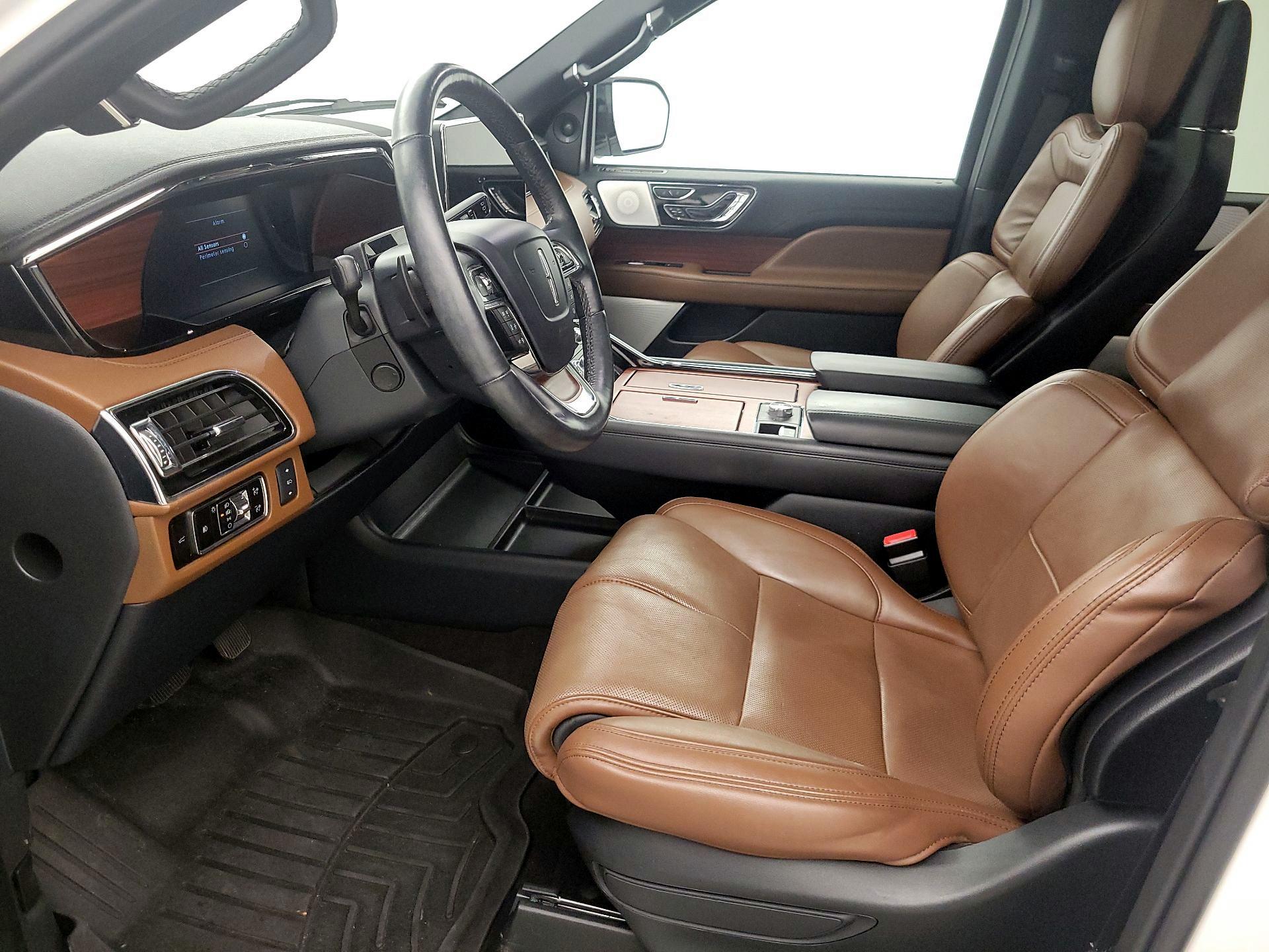 Thumbnail: 2023 Lincoln Navigator - 11