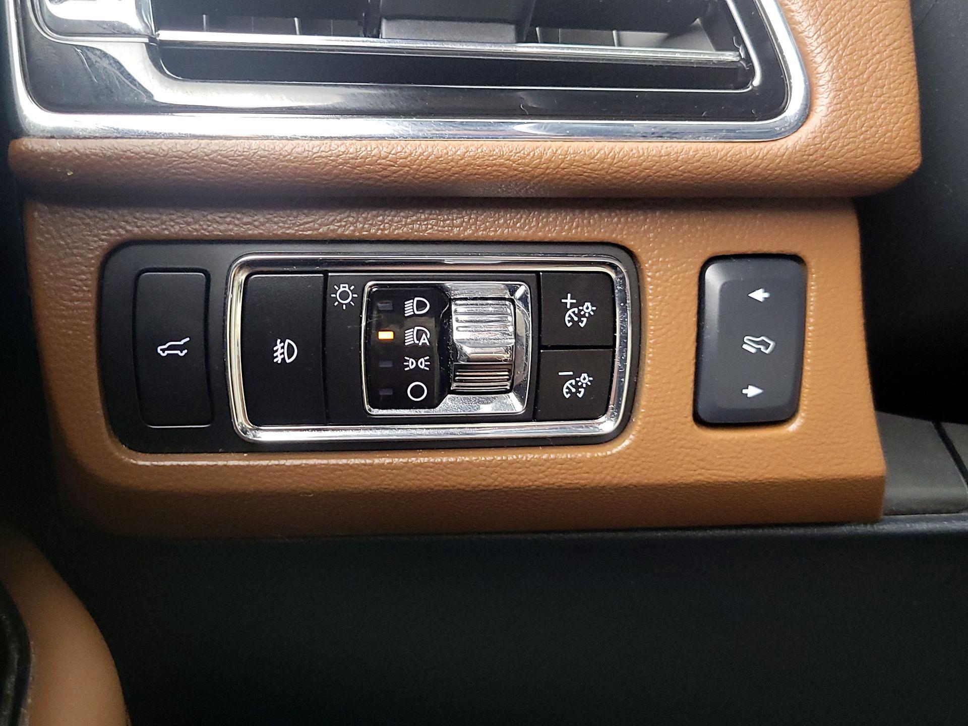 Thumbnail: 2023 Lincoln Navigator - 13