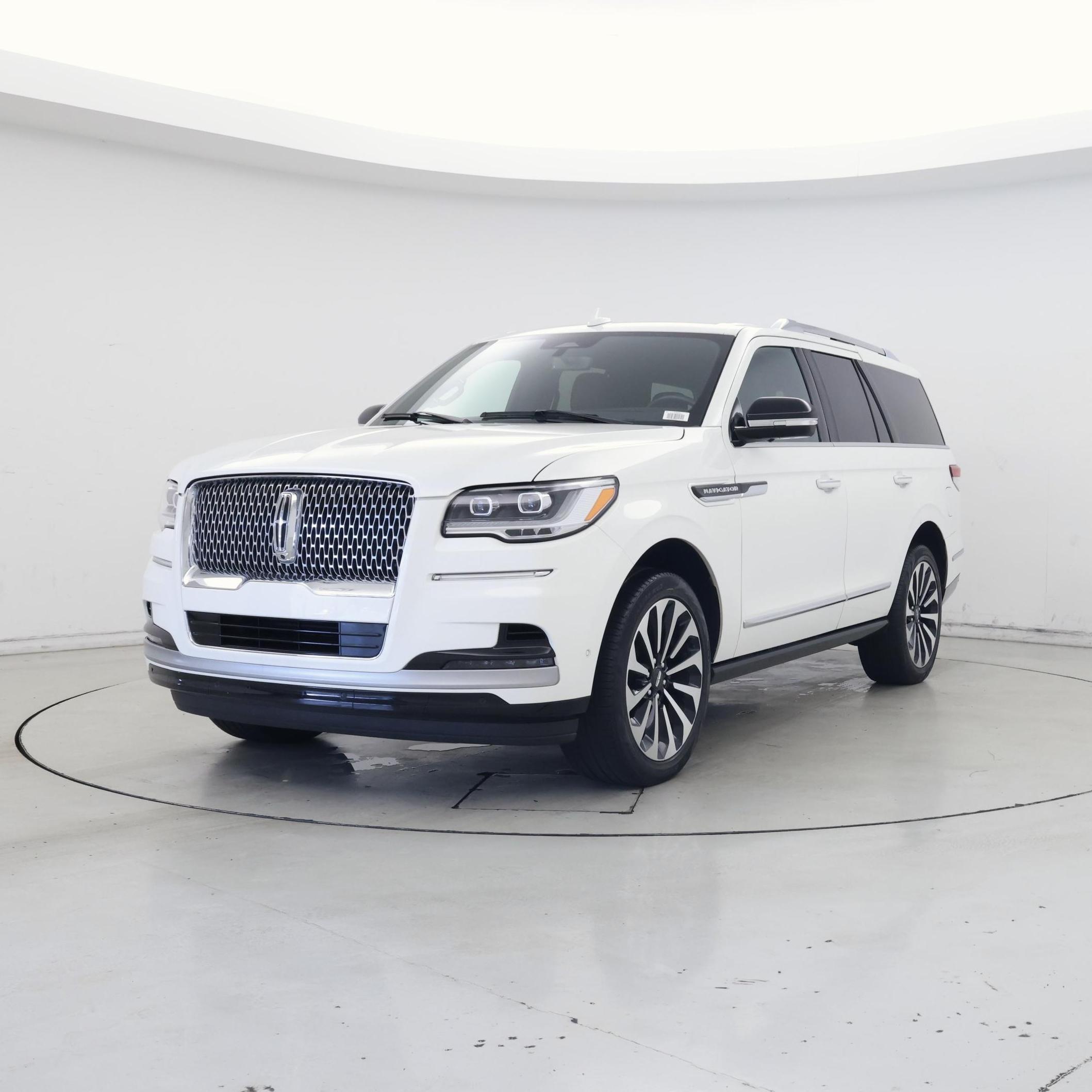Thumbnail: 2023 Lincoln Navigator - 4