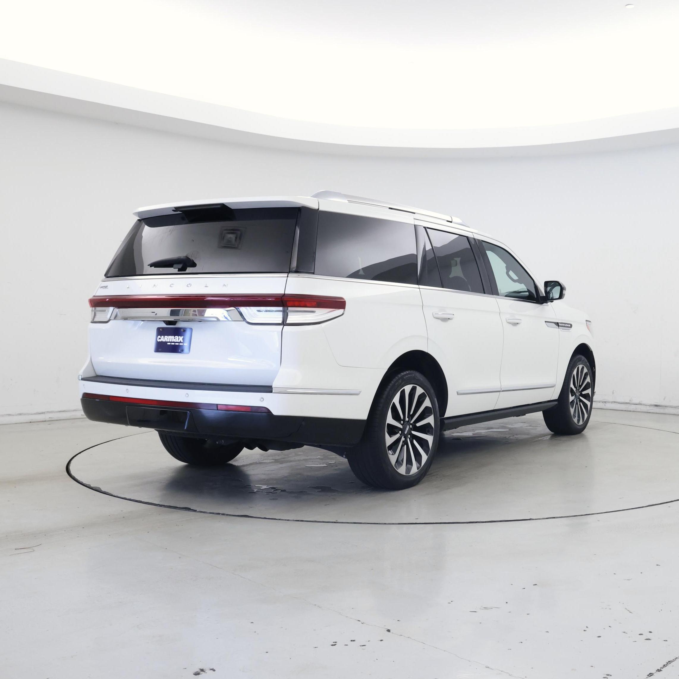 Thumbnail: 2023 Lincoln Navigator - 8