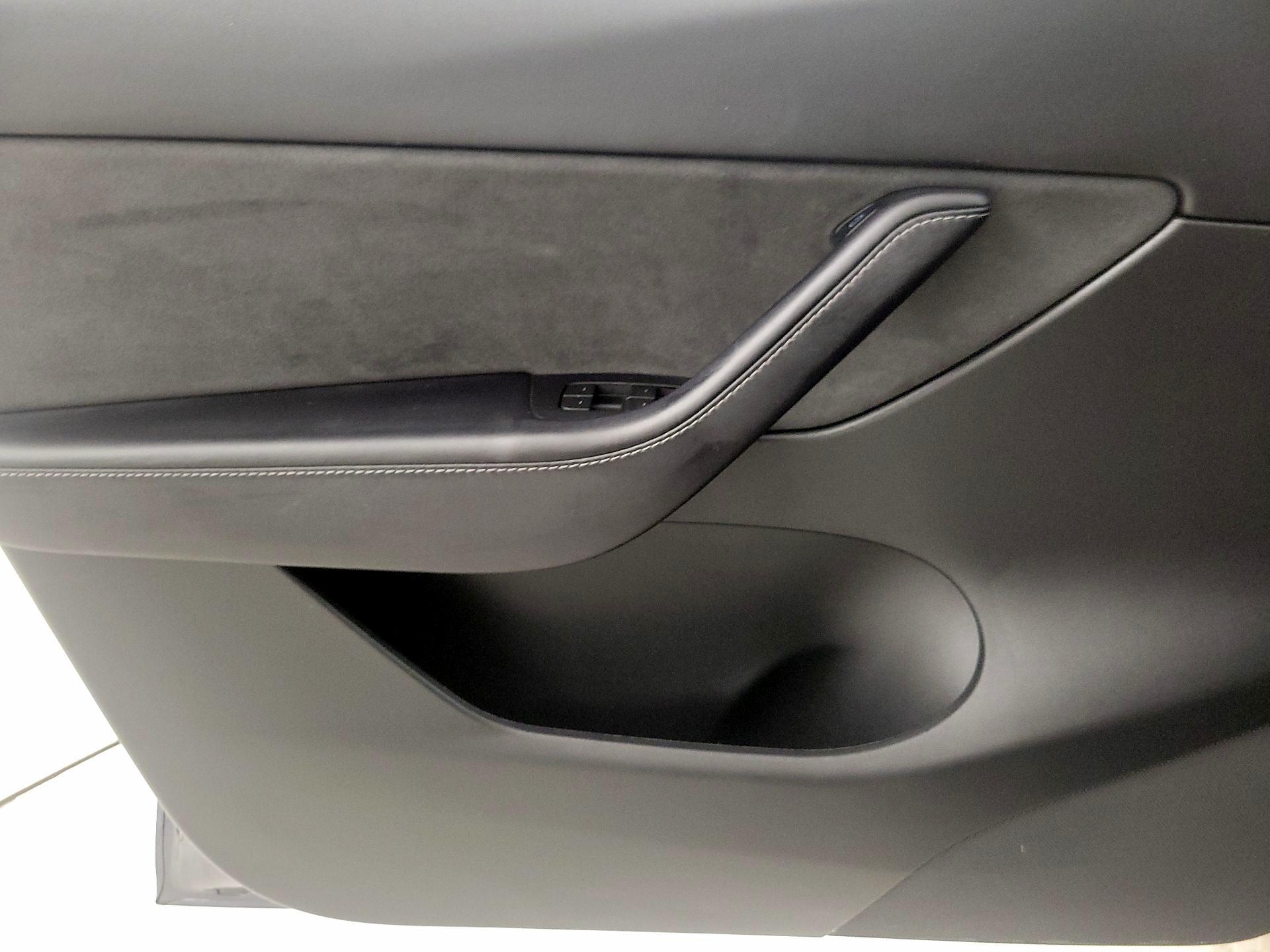 Thumbnail: 2022 Tesla Model Y - 12