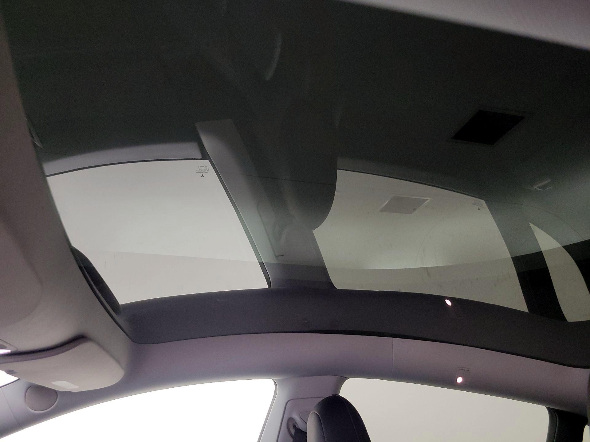 Thumbnail: 2022 Tesla Model Y - 18