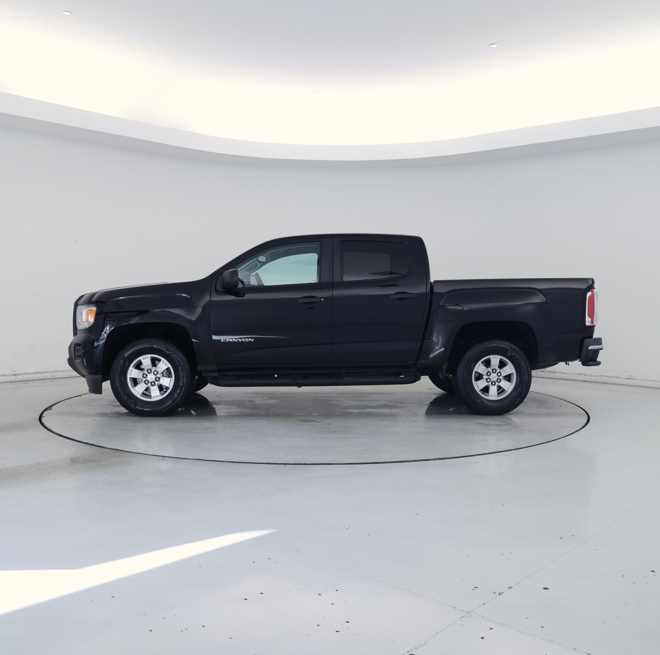 Thumbnail: 2017 GMC Canyon - 3