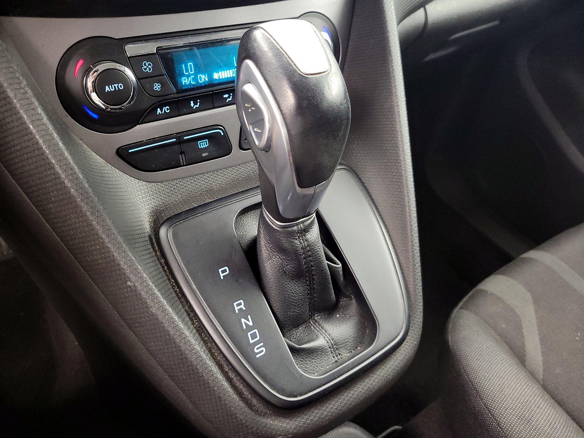 Thumbnail: 2014 Ford Transit Series - 17