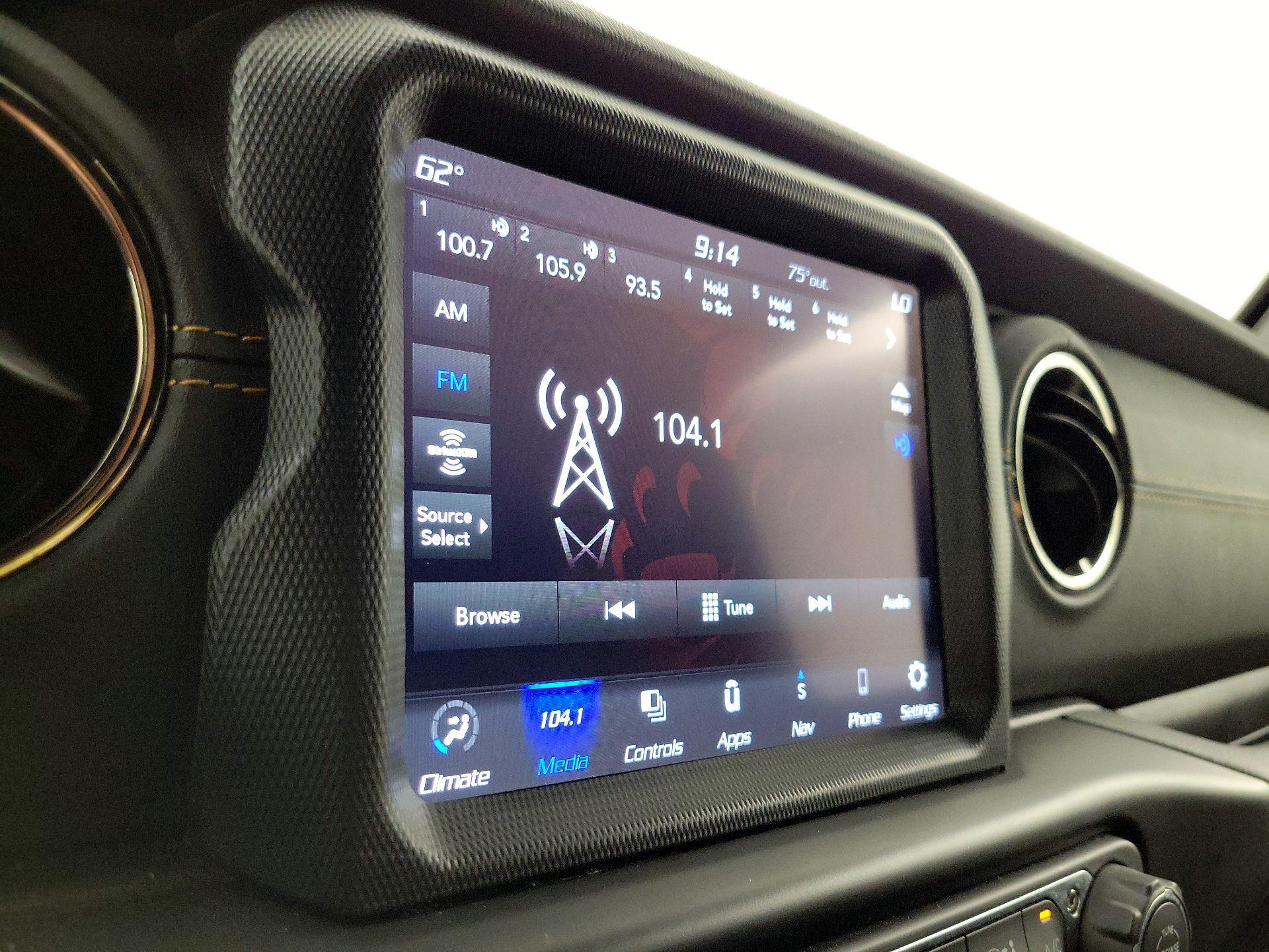 Thumbnail: 2022 Jeep Wrangler - 16