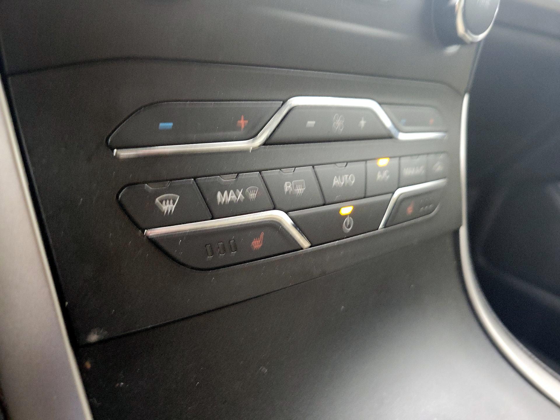 Thumbnail: 2020 Ford Edge - 16