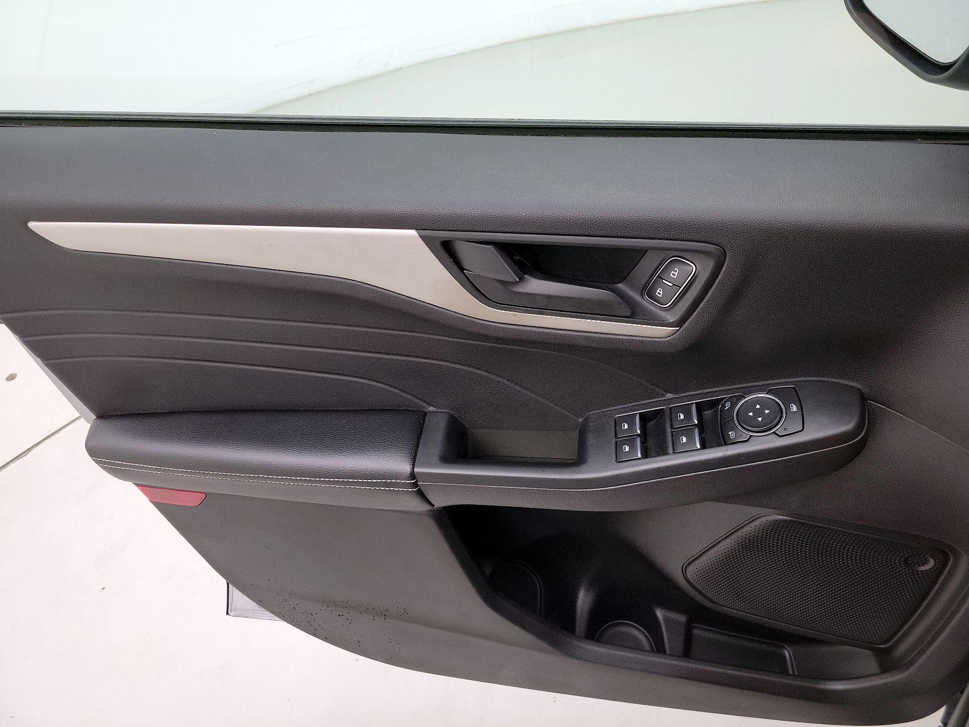 Thumbnail: 2022 Ford Escape - 12