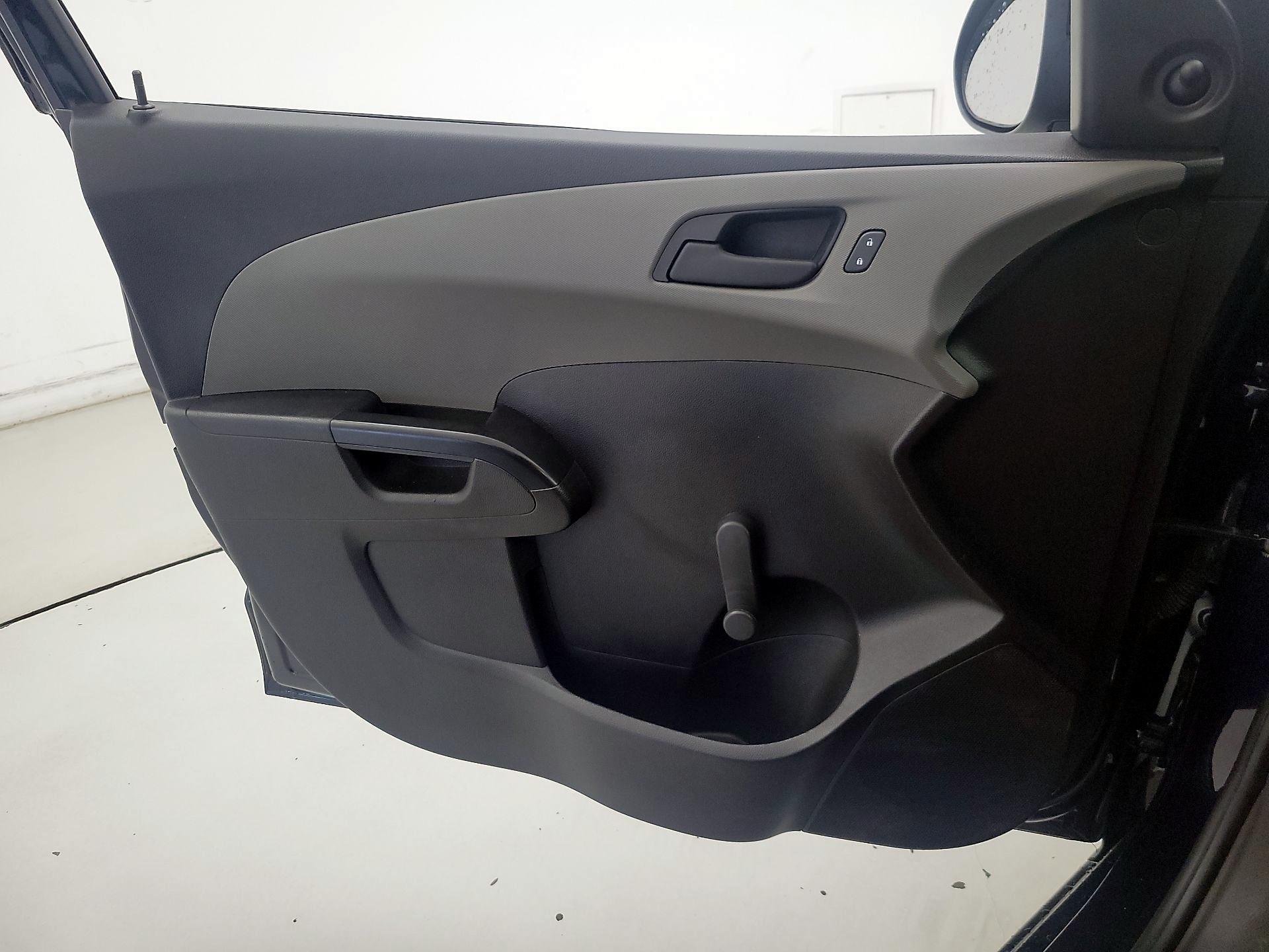 Thumbnail: 2016 Chevrolet Sonic - 12