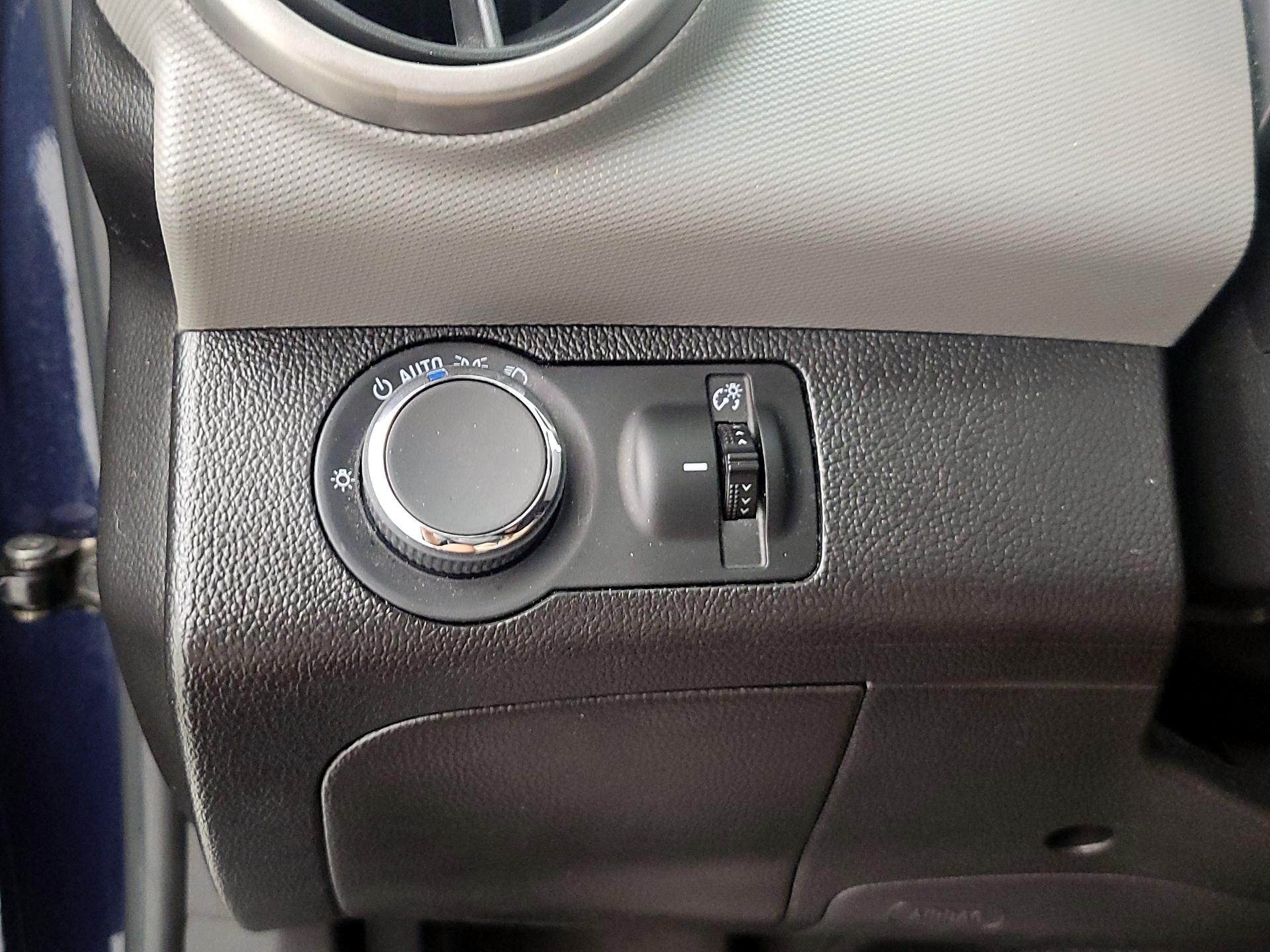 Thumbnail: 2016 Chevrolet Sonic - 13