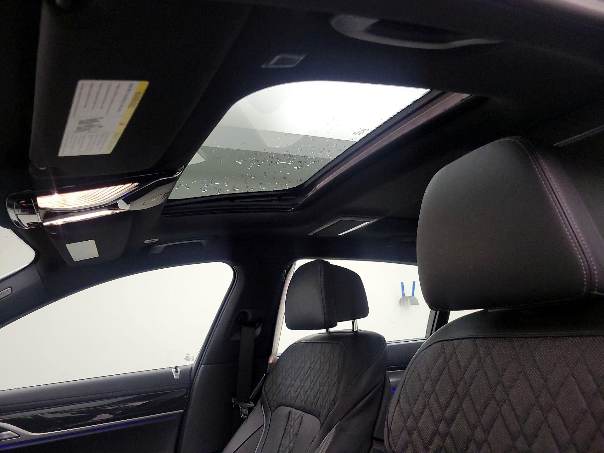 Thumbnail: 2019 BMW 7 Series - 20