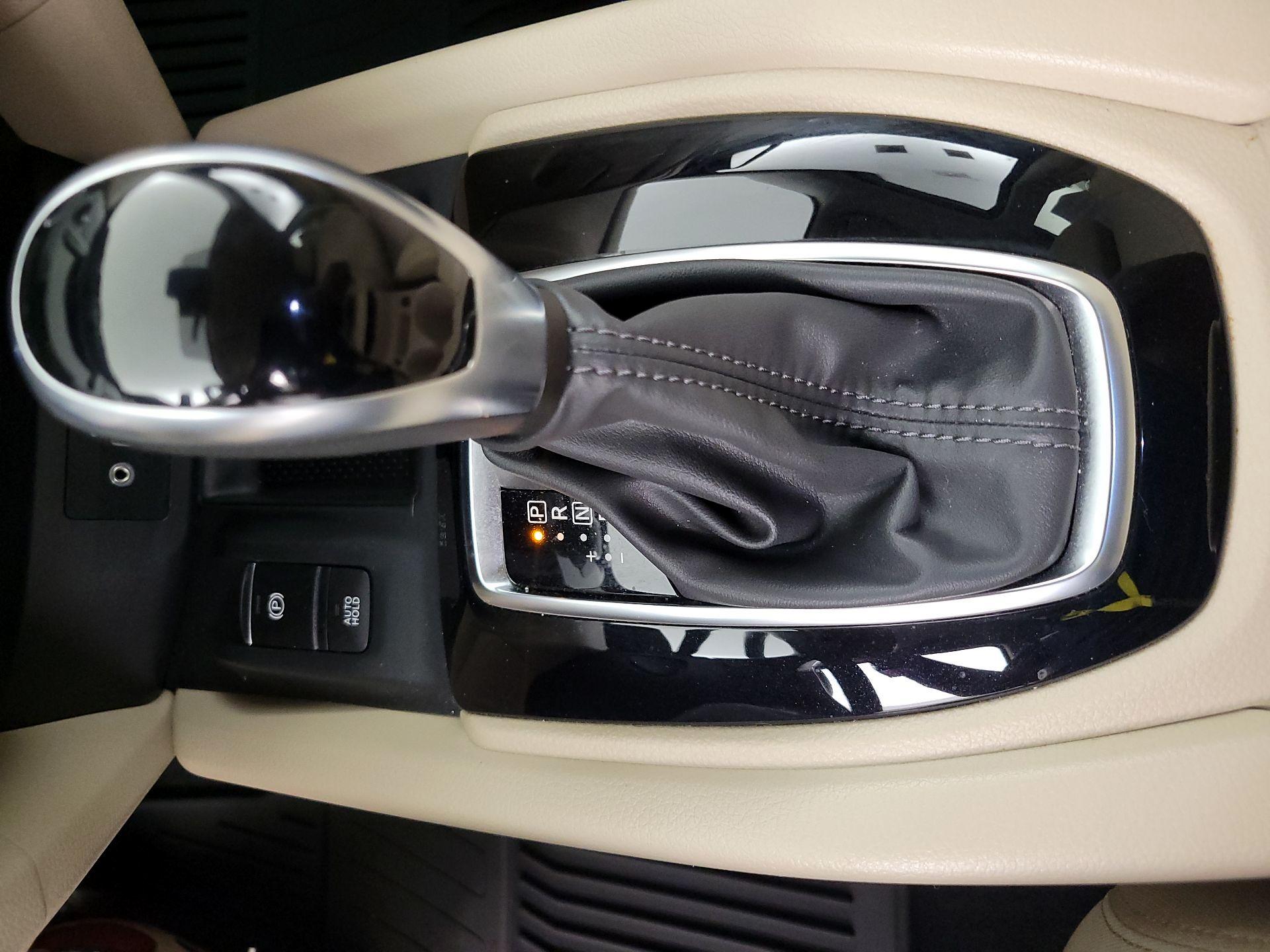 Thumbnail: 2019 Nissan Rogue - 18
