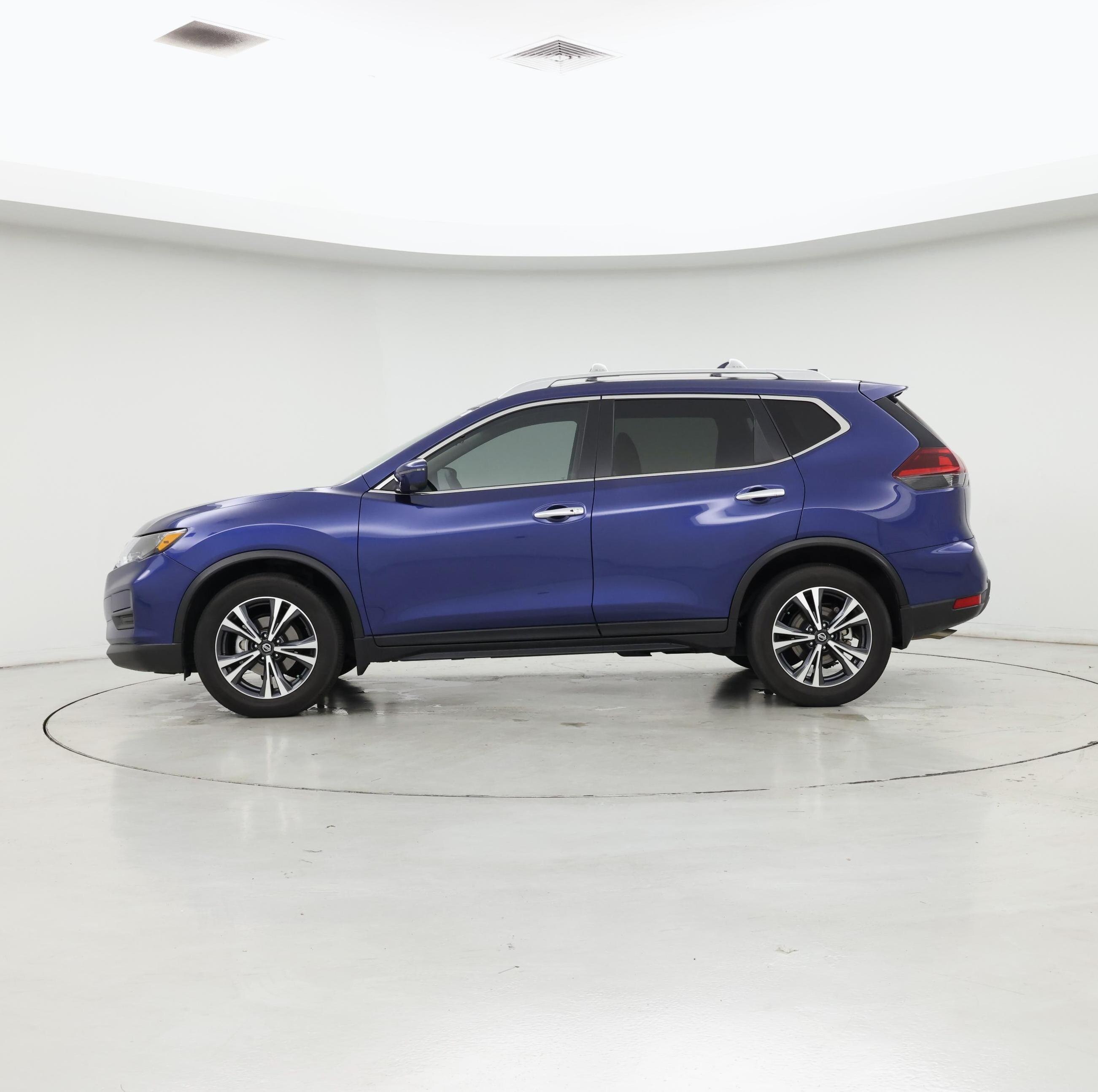 Thumbnail: 2019 Nissan Rogue - 3