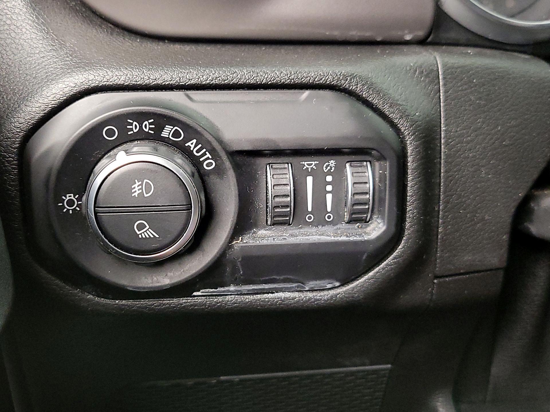 Thumbnail: 2020 Jeep Gladiator - 13