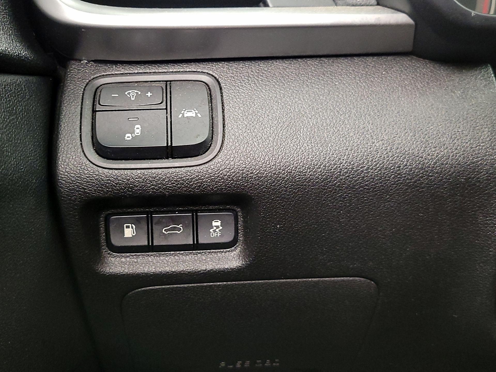 Thumbnail: 2019 Kia Optima - 13