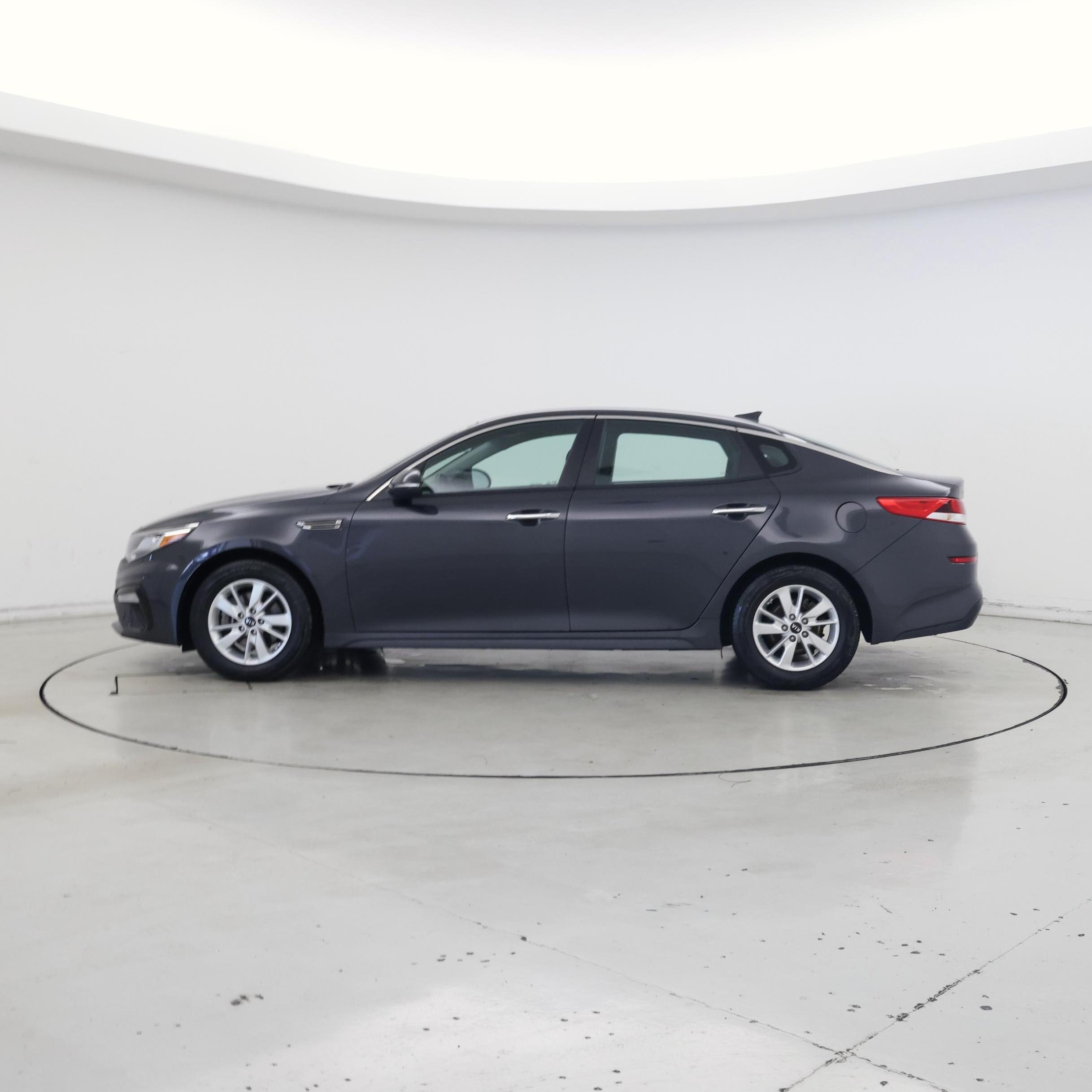 Thumbnail: 2019 Kia Optima - 3