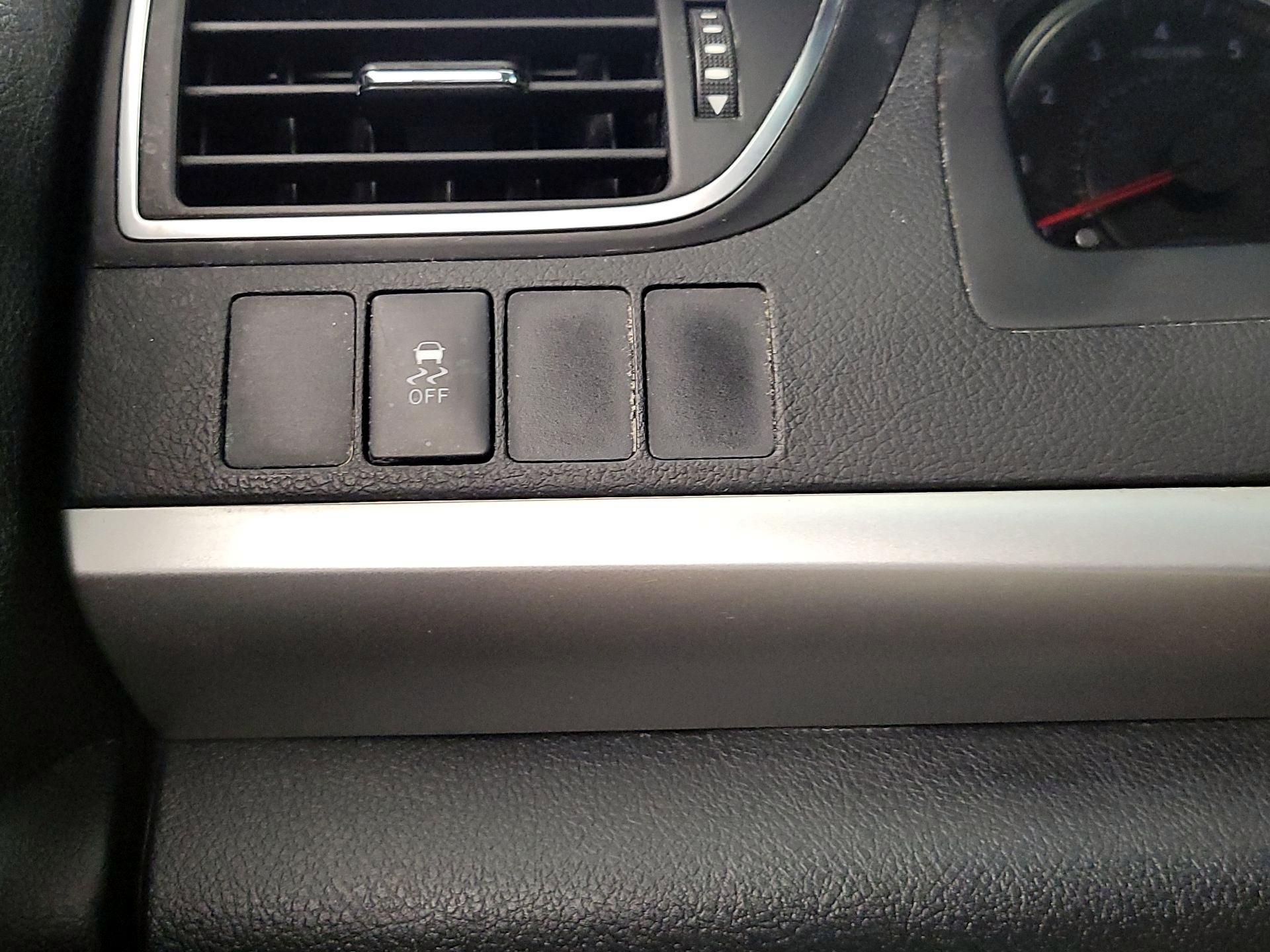 Thumbnail: 2016 Toyota Camry - 13