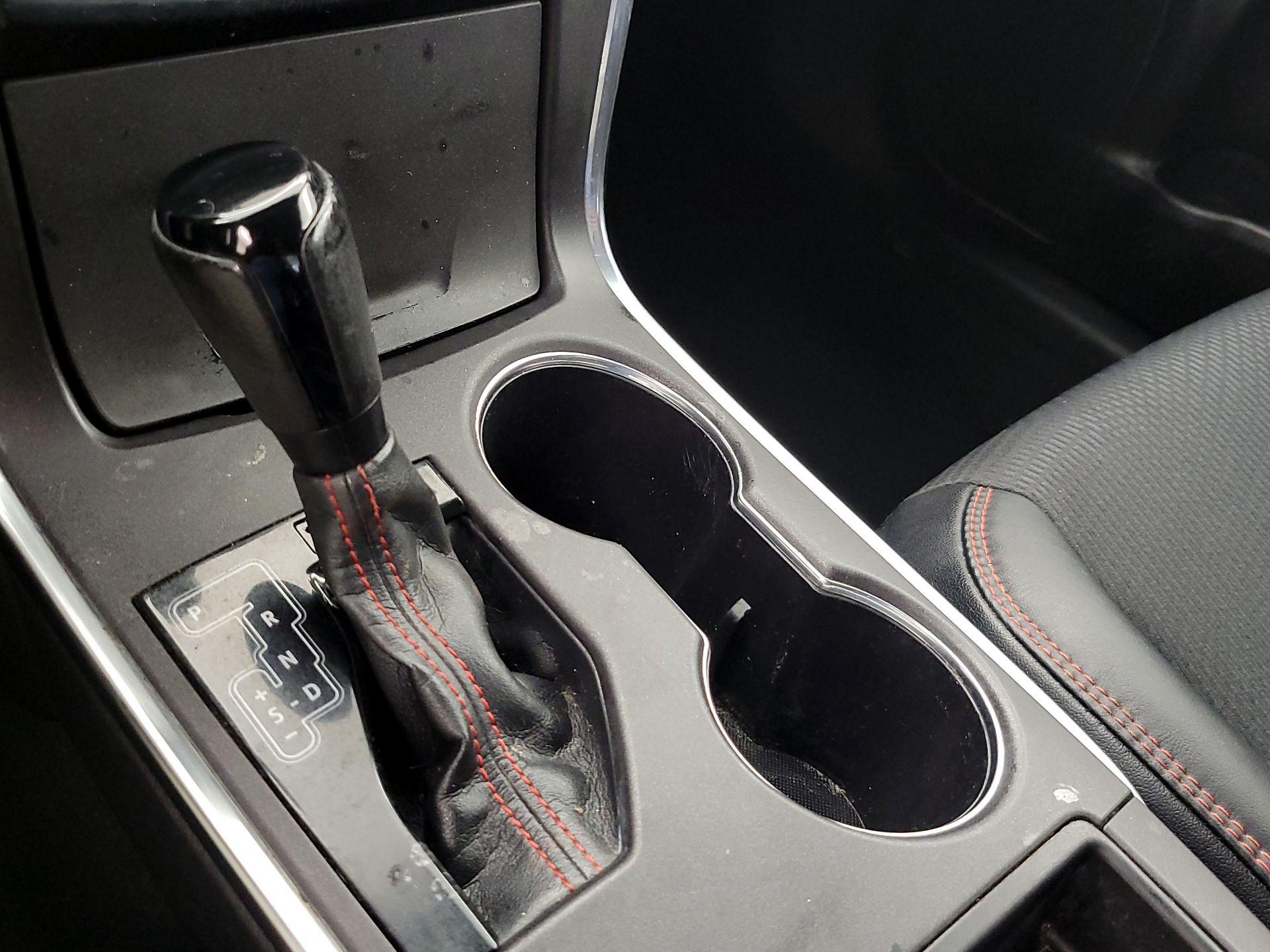Thumbnail: 2016 Toyota Camry - 17