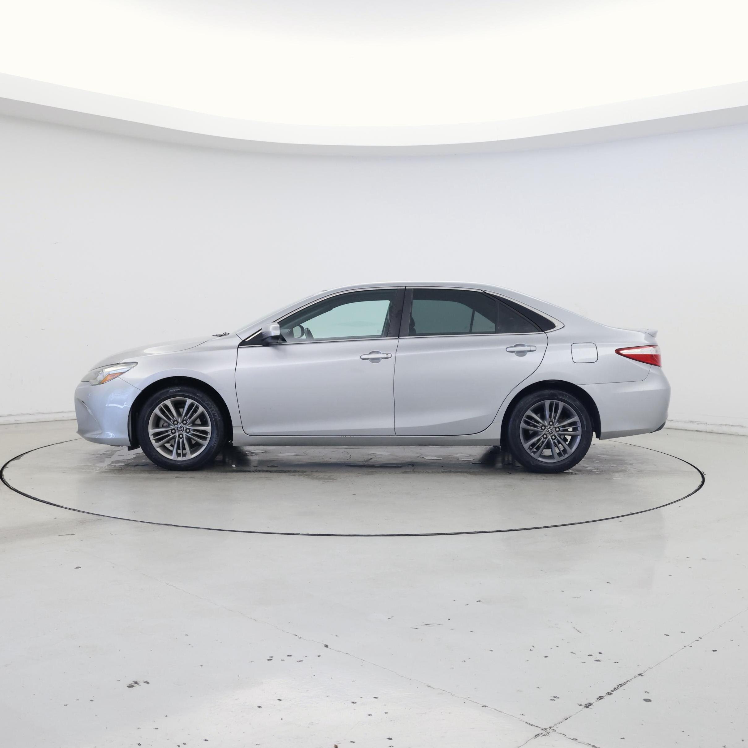 Thumbnail: 2016 Toyota Camry - 3