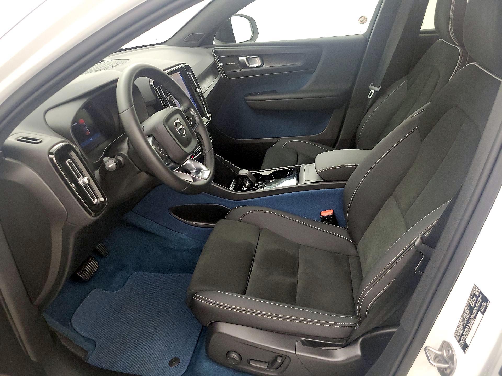 Thumbnail: 2023 Volvo C40 - 11