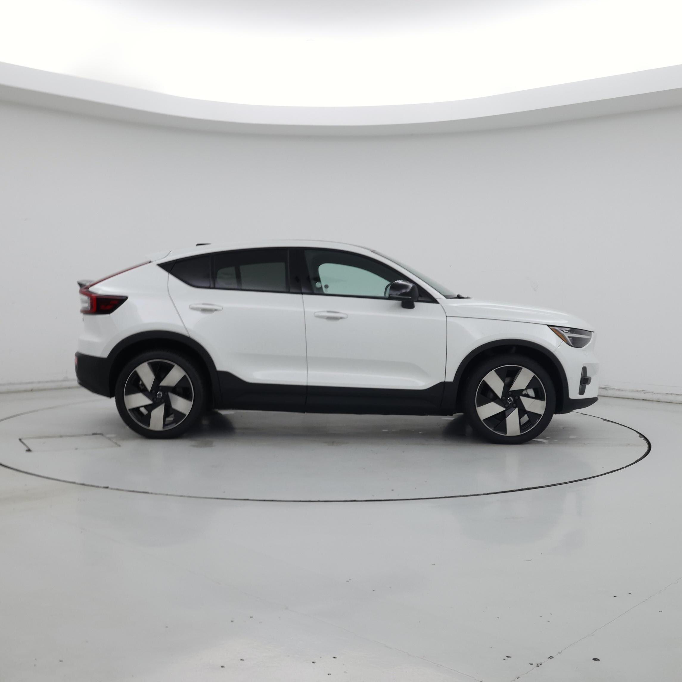 Thumbnail: 2023 Volvo C40 - 7