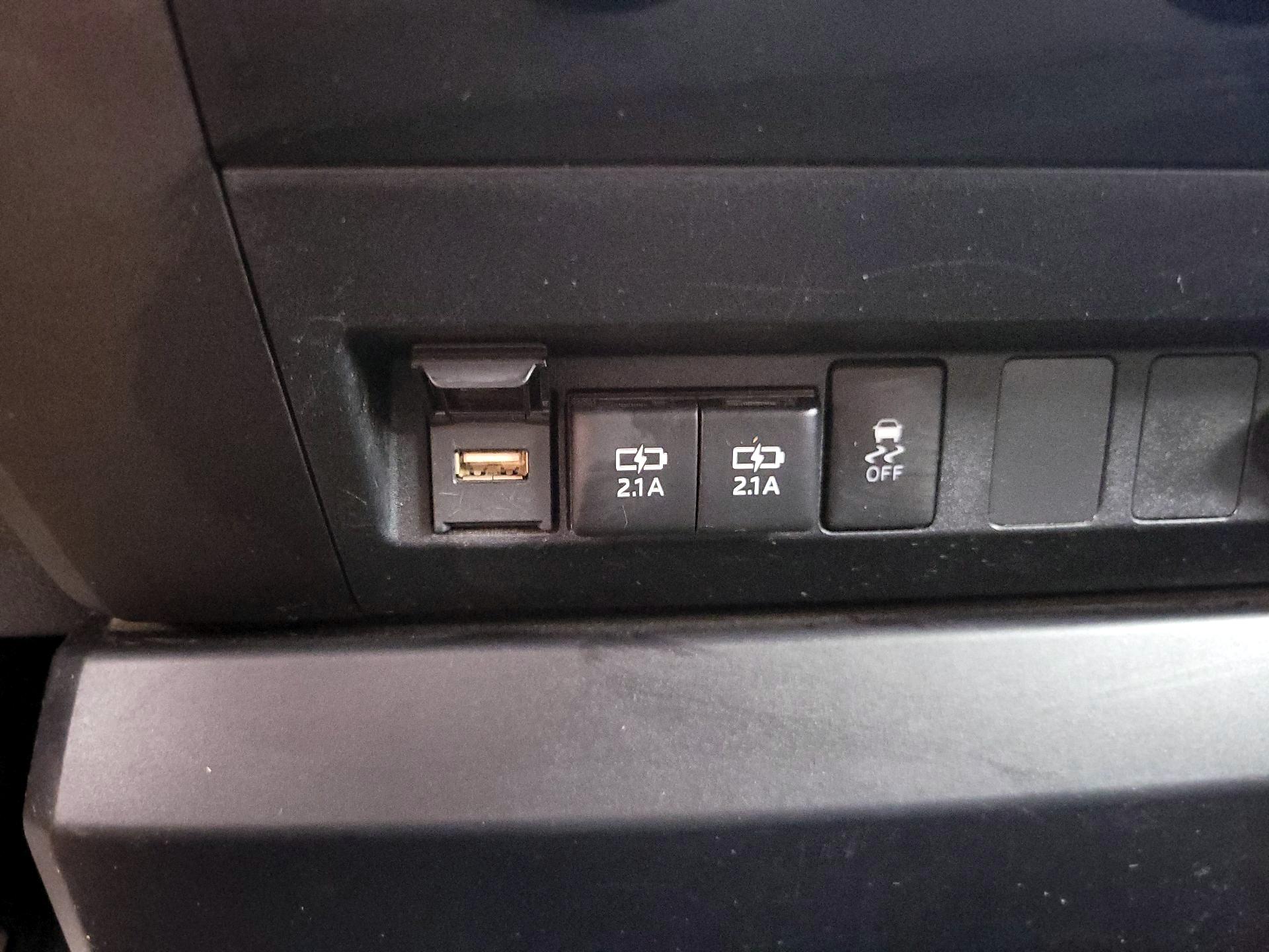 Thumbnail: 2021 Toyota Tundra - 18