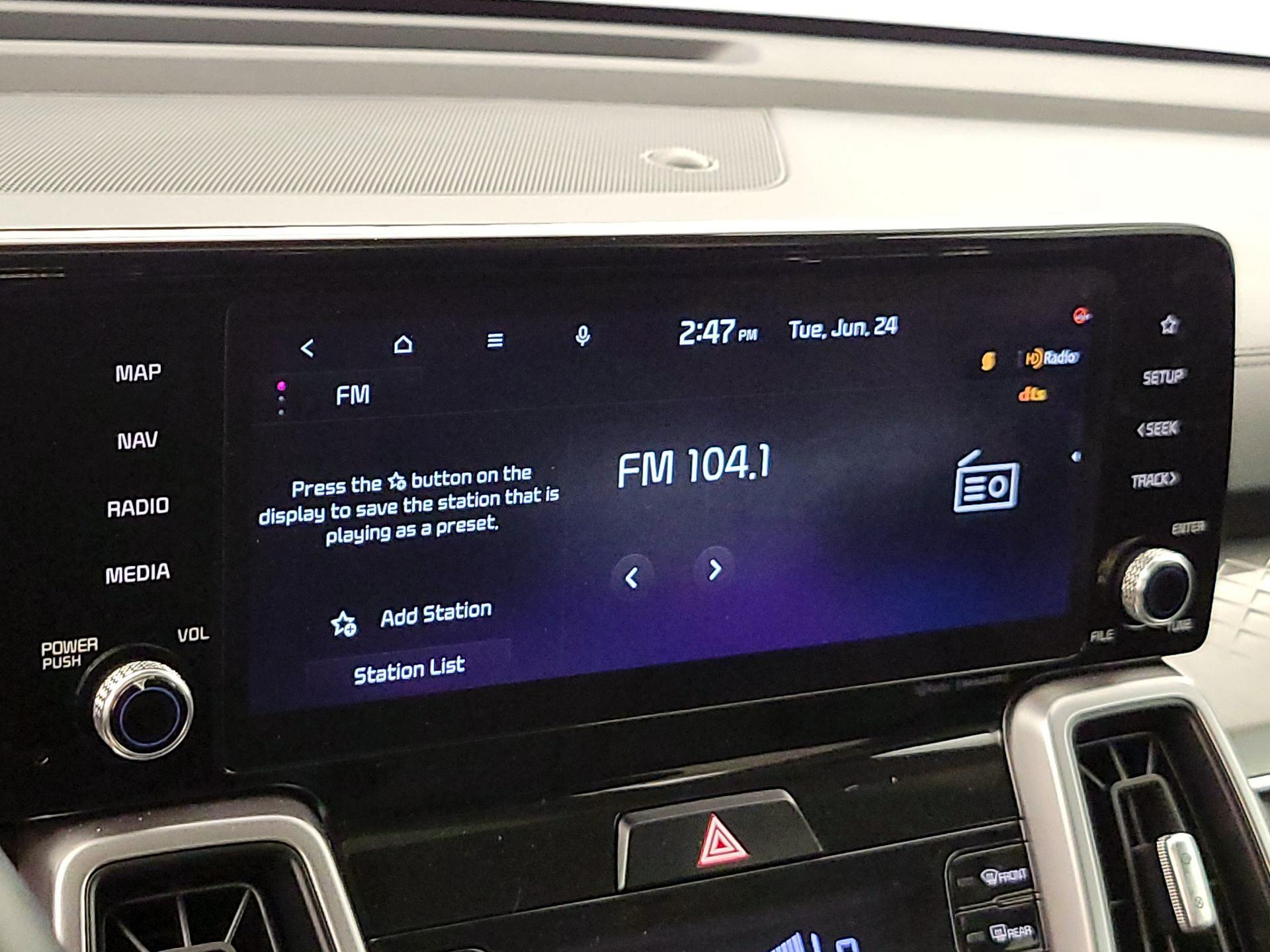 Thumbnail: 2023 Kia Sorento - 16