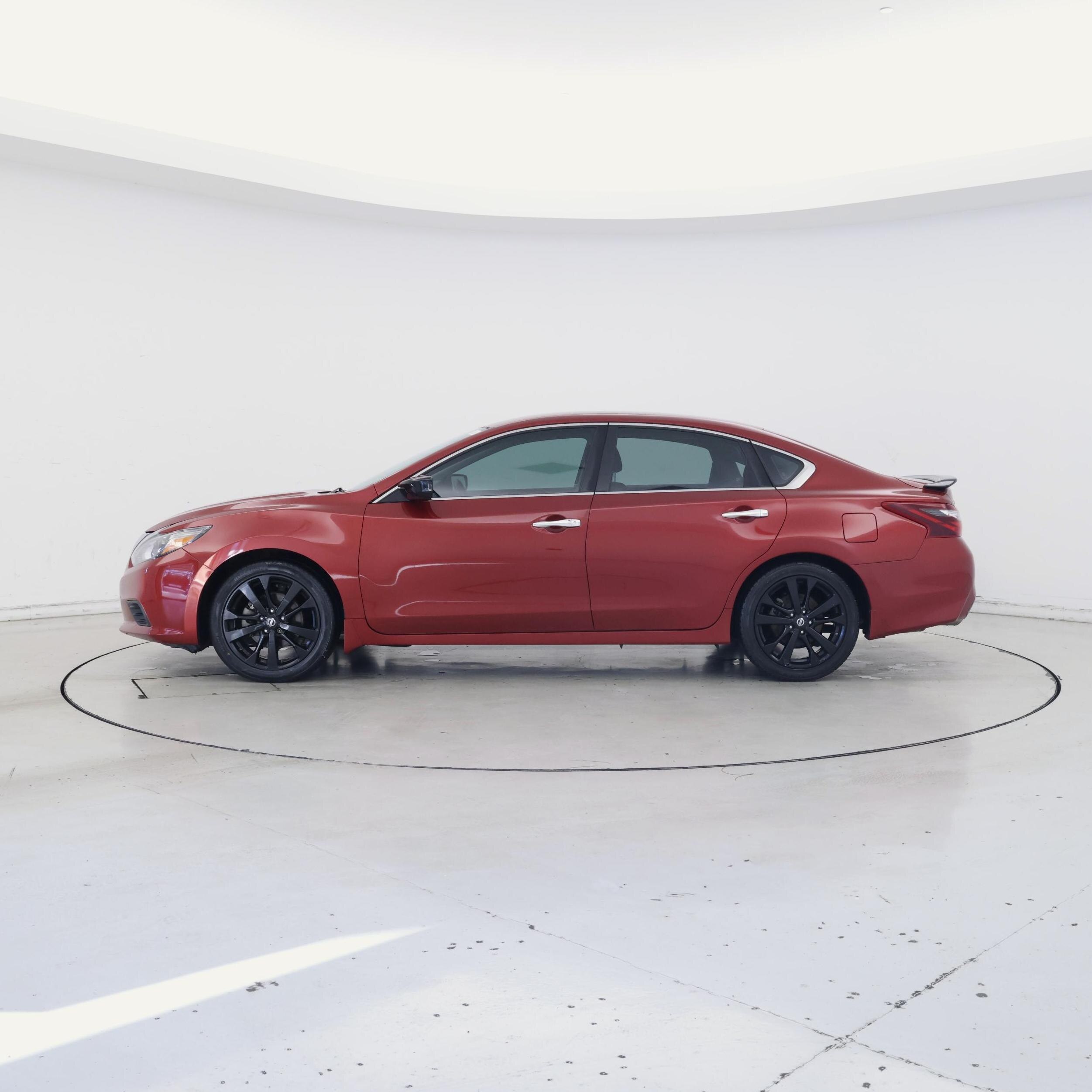 Thumbnail: 2017 Nissan Altima - 3