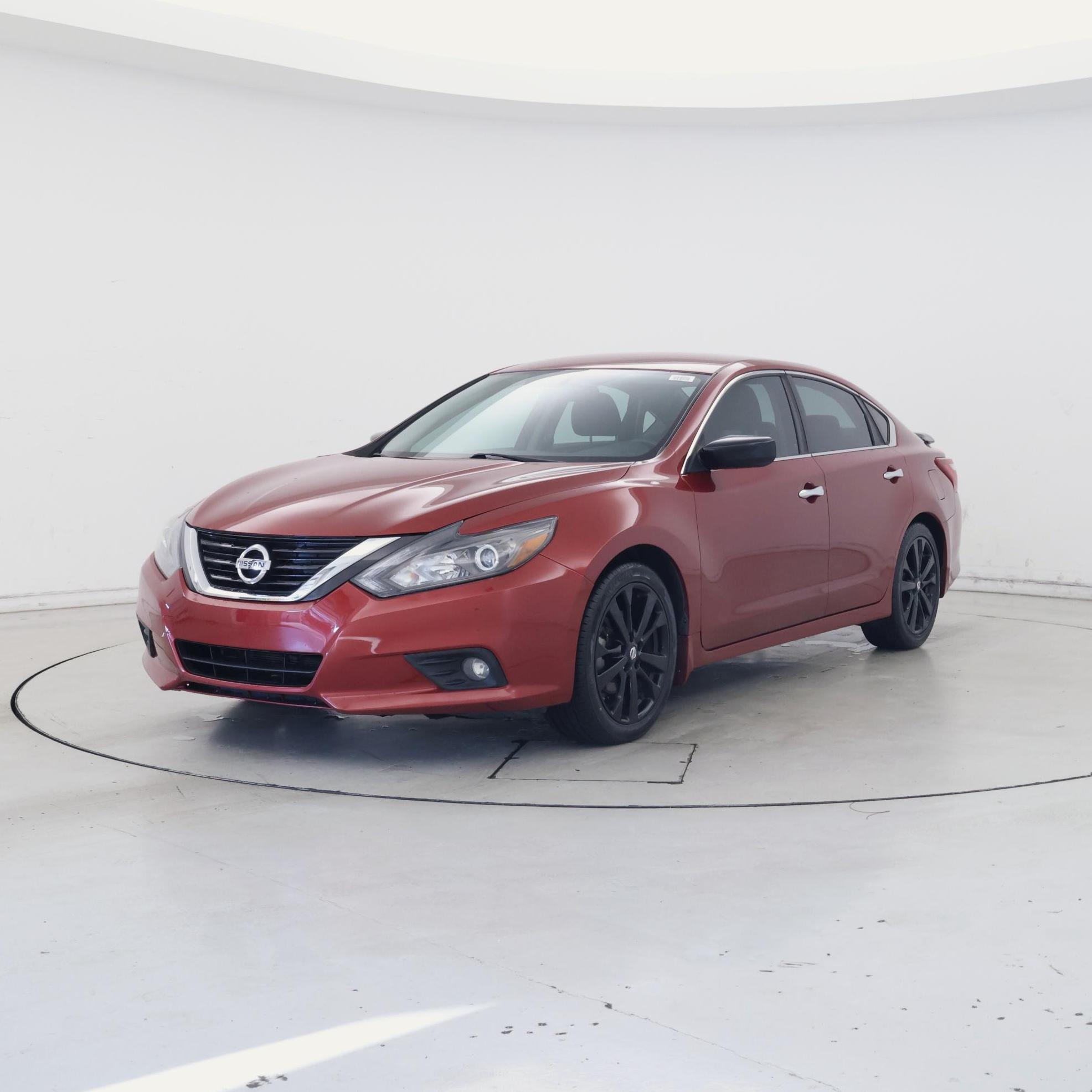 Thumbnail: 2017 Nissan Altima - 4