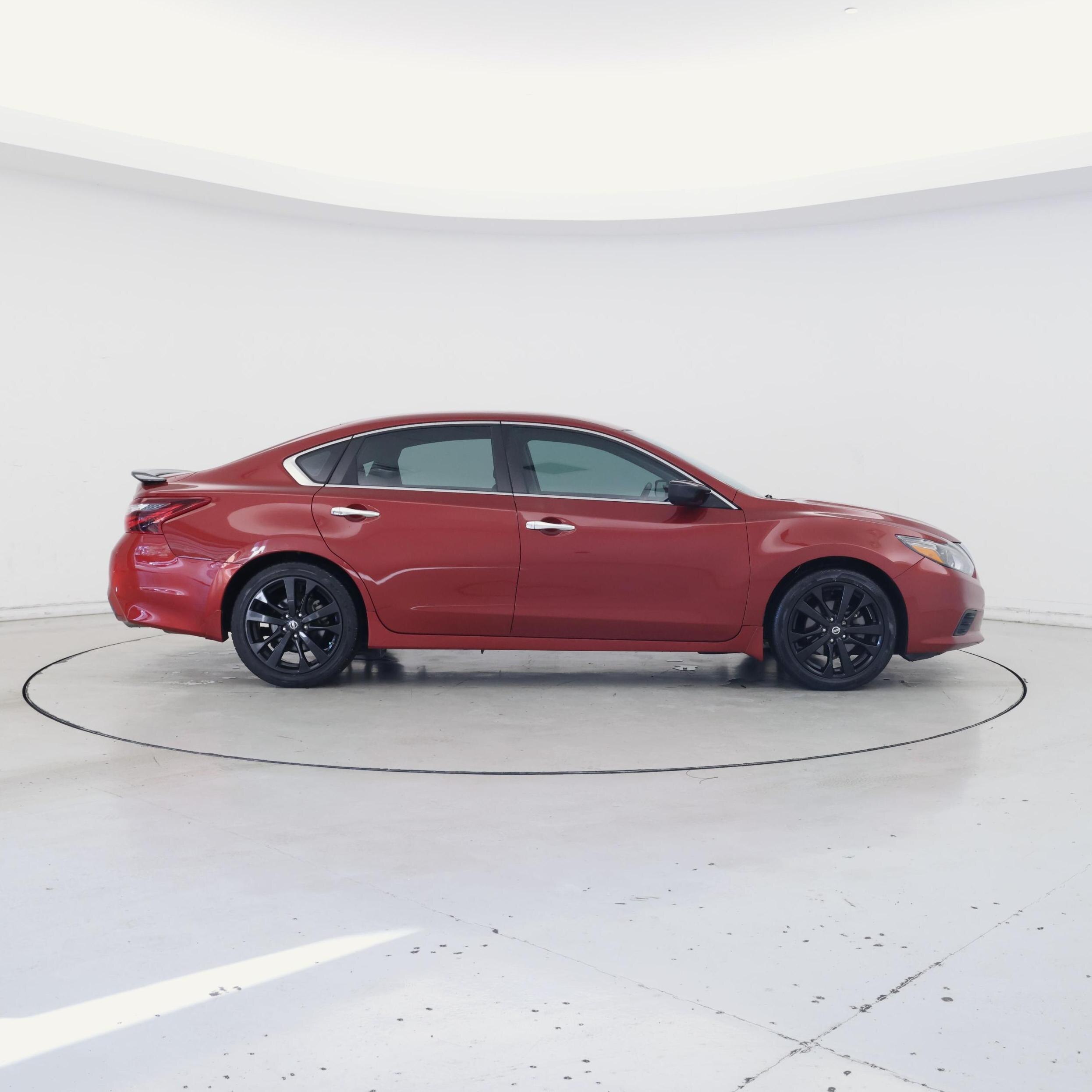 Thumbnail: 2017 Nissan Altima - 7