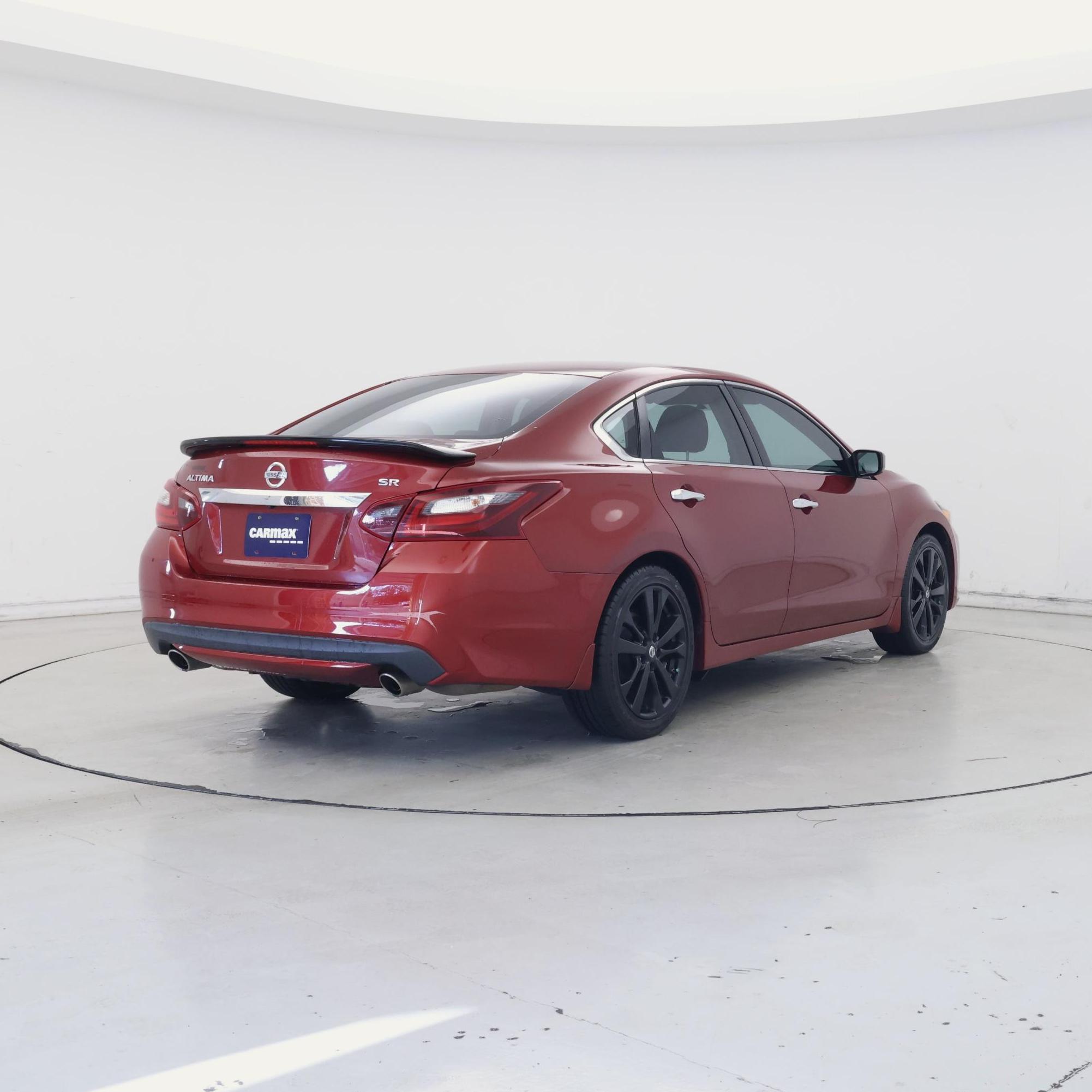 Thumbnail: 2017 Nissan Altima - 8