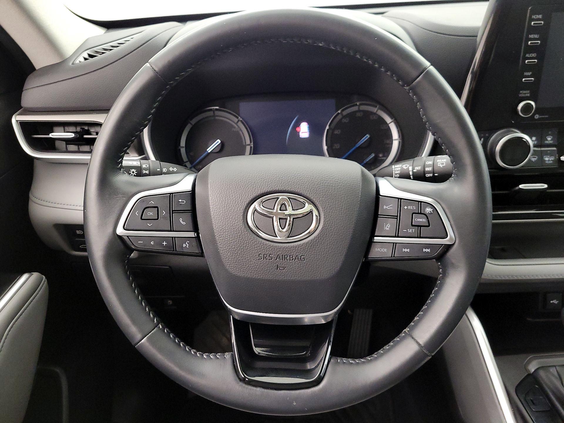 Thumbnail: 2021 Toyota Highlander - 10