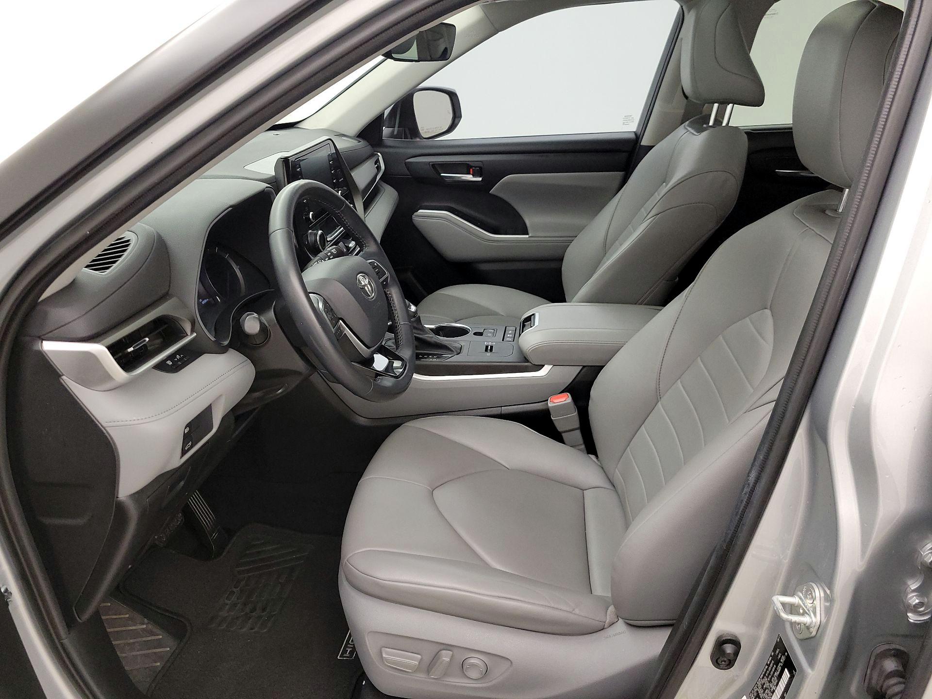 Thumbnail: 2021 Toyota Highlander - 11