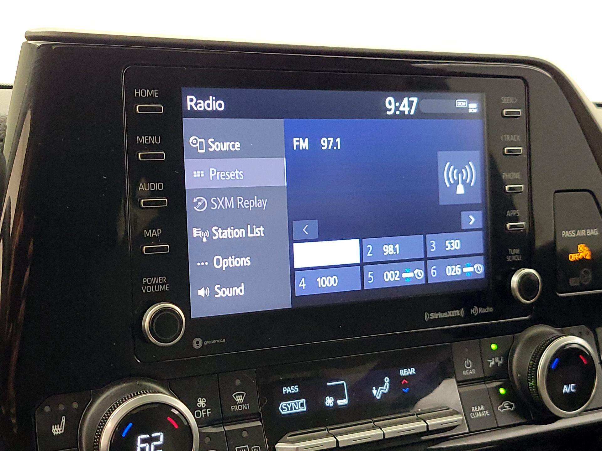 Thumbnail: 2021 Toyota Highlander - 16