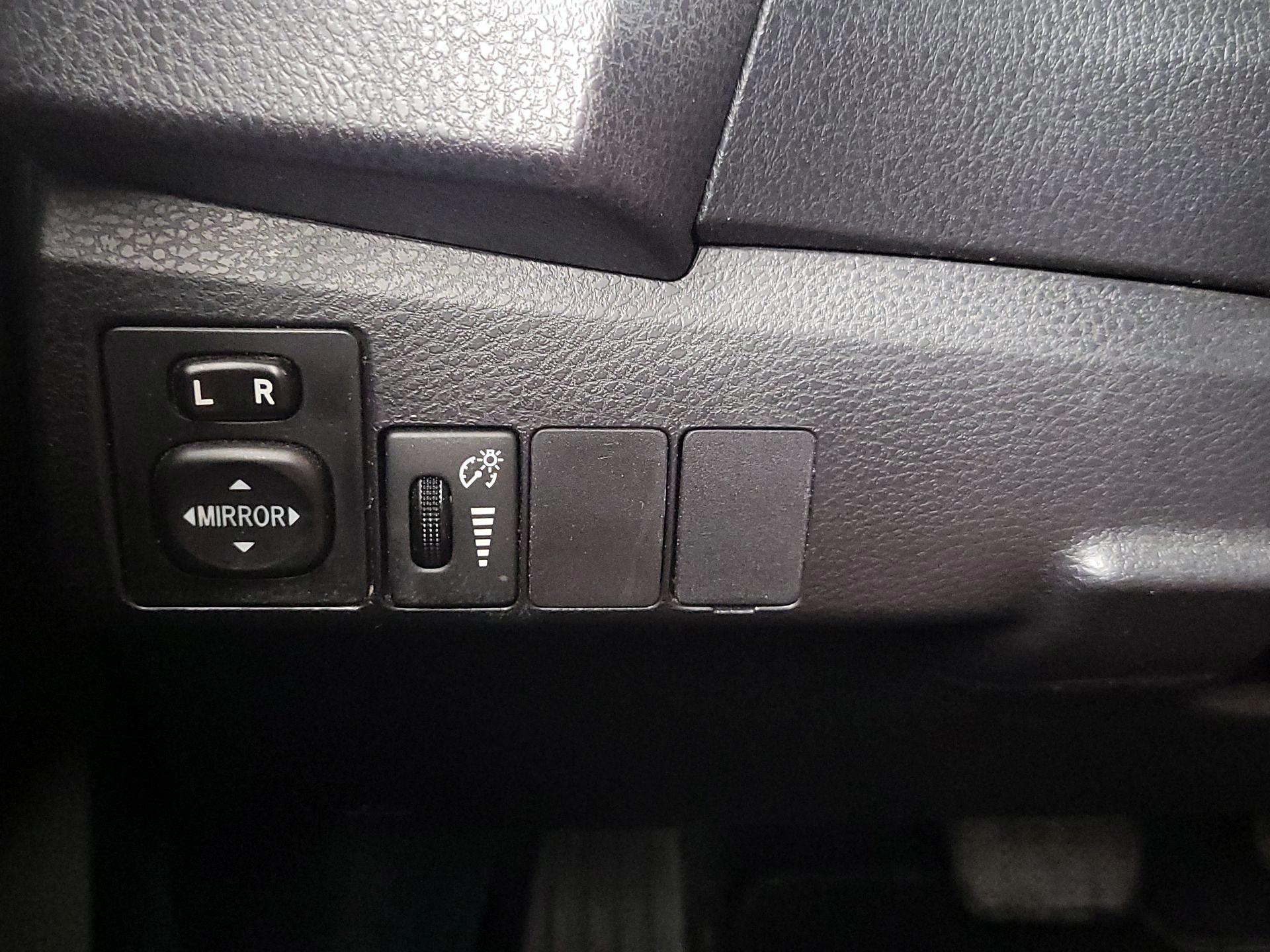 Thumbnail: 2014 Toyota Corolla - 13