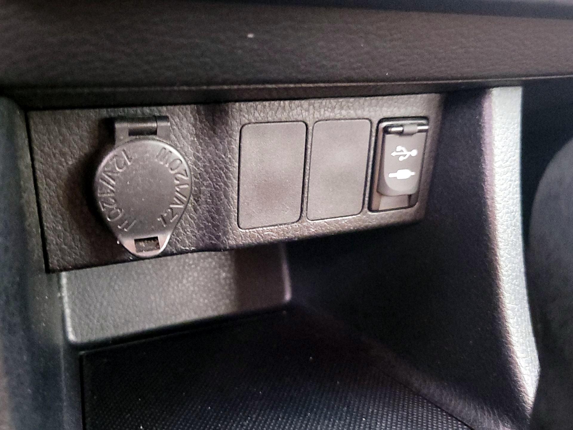 Thumbnail: 2014 Toyota Corolla - 18